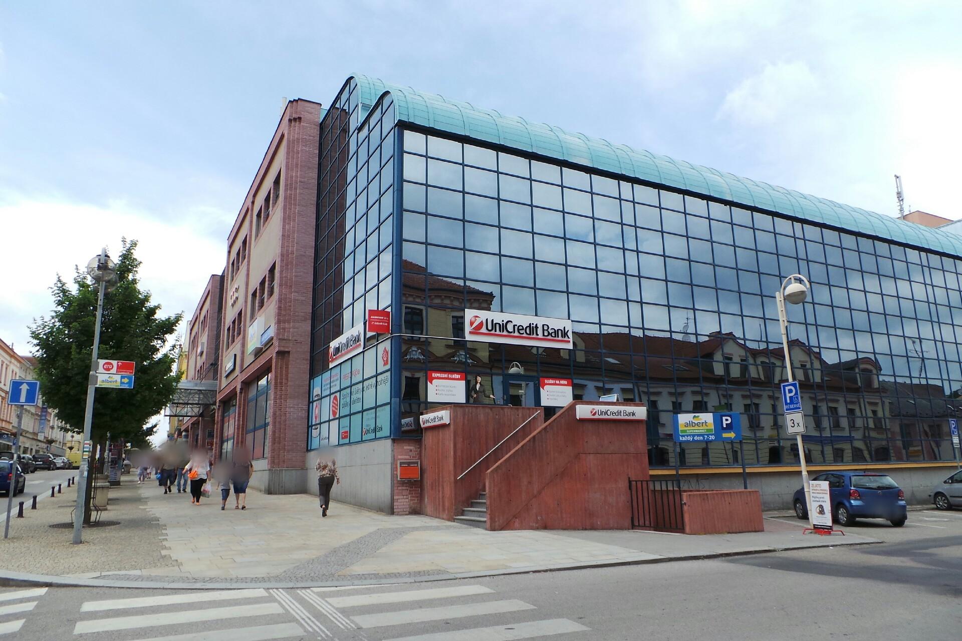 UniCredit Bank Czech Republic and Slovakia, a.s. foto 2