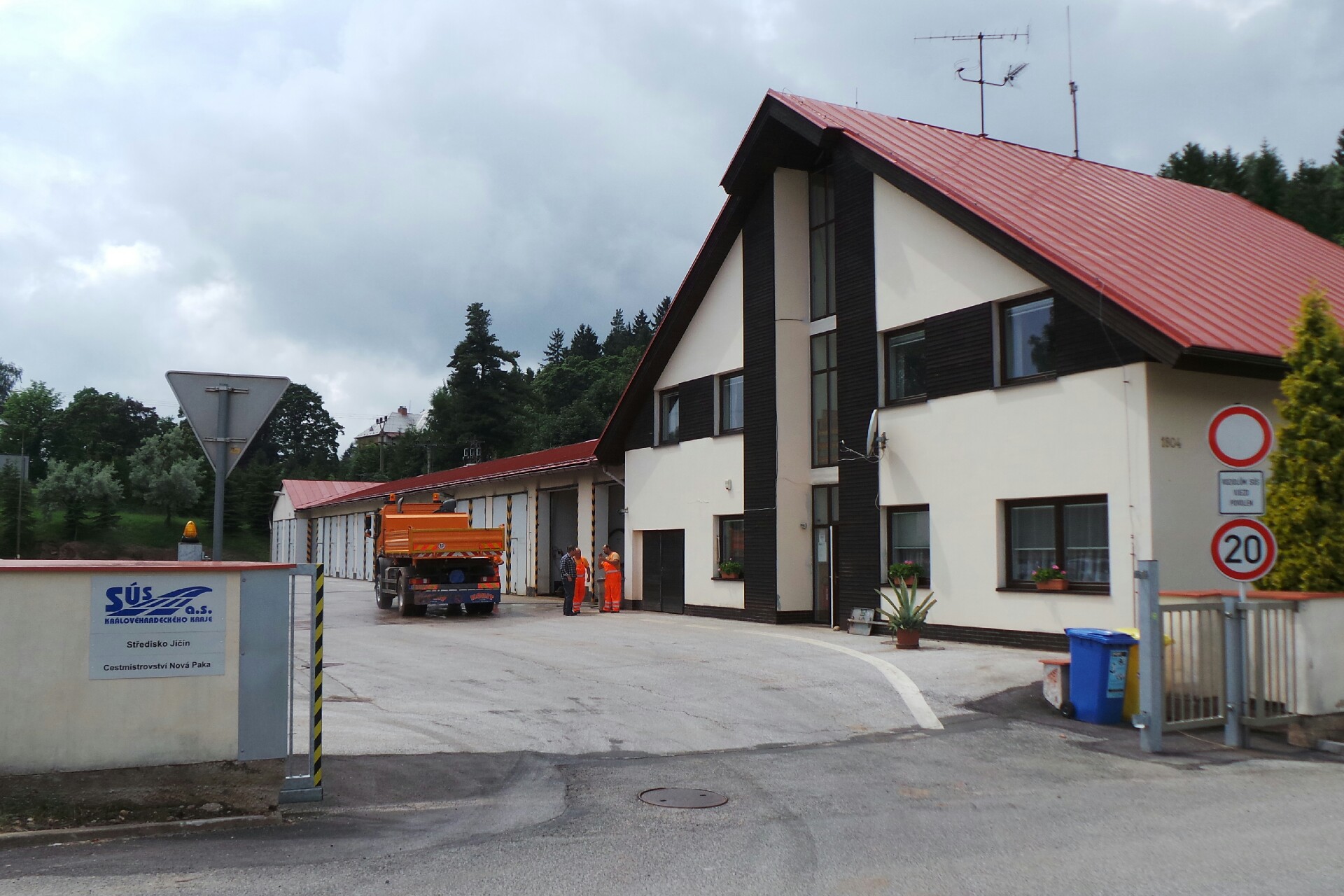 ÚDRŽBA SILNIC Královéhradeckého kraje, a.s.