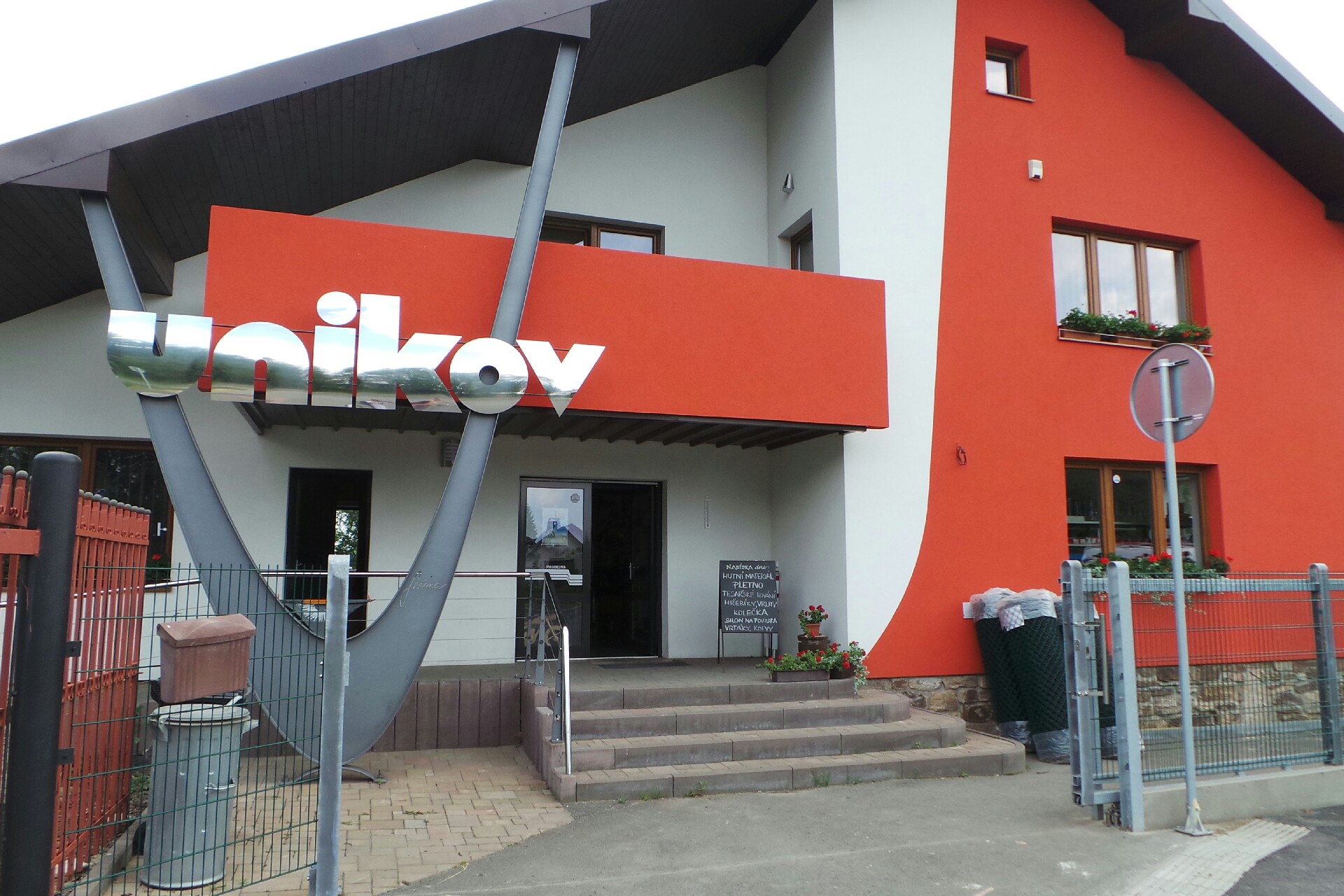 Miroslav Ješina - Unikov foto 1