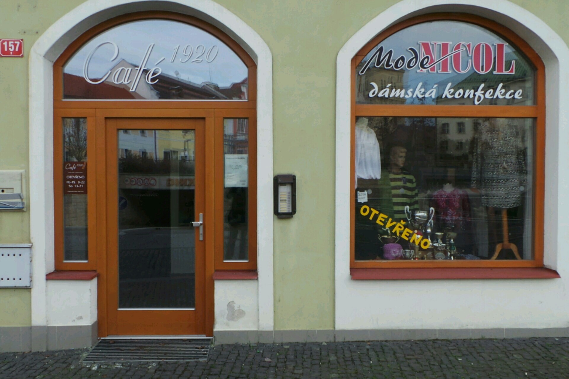 Vlasové studio Empress