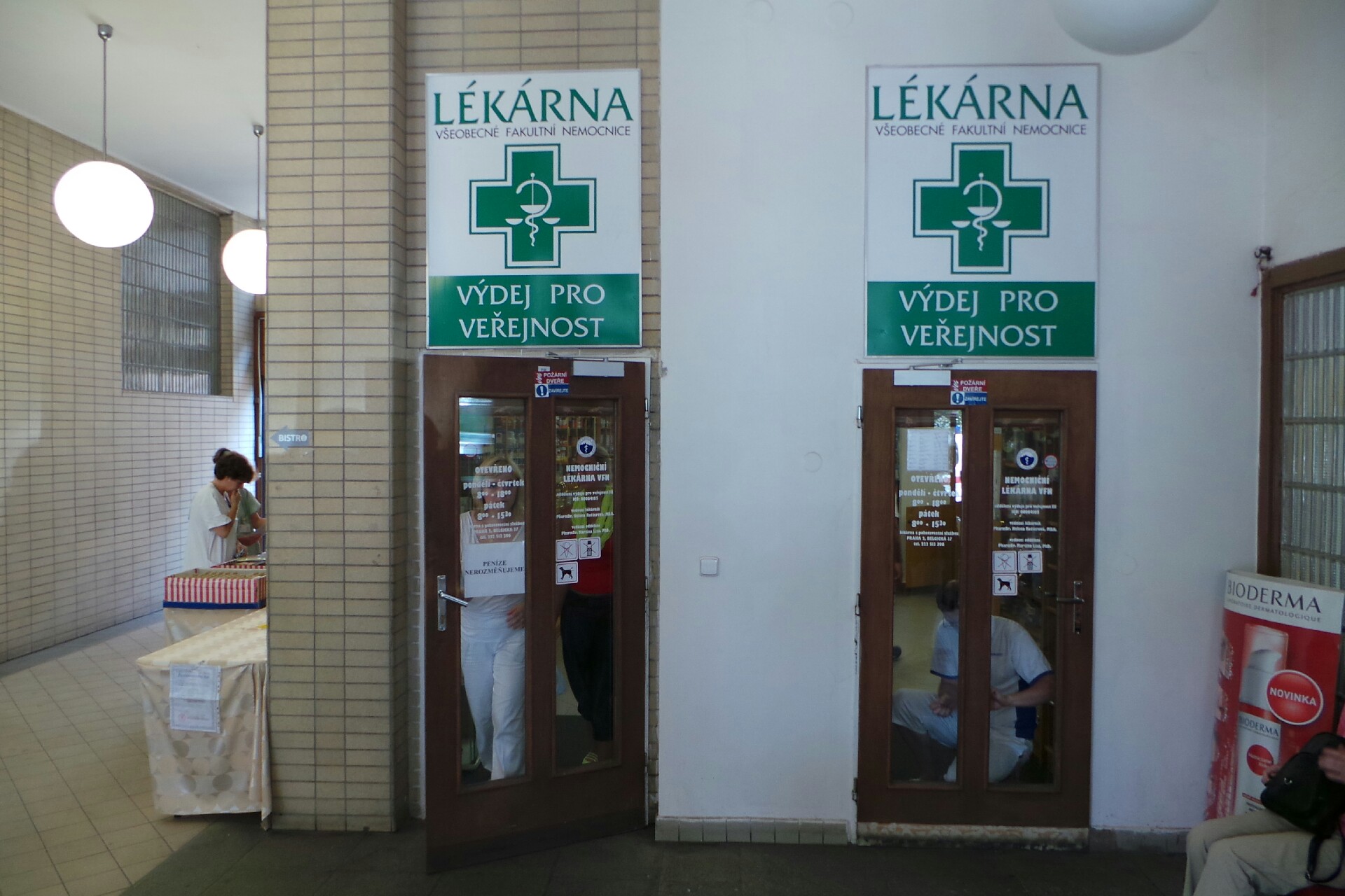 Nemocniční lékárna VFN v Praze,odd.výdeje pro veřejnost III foto 3