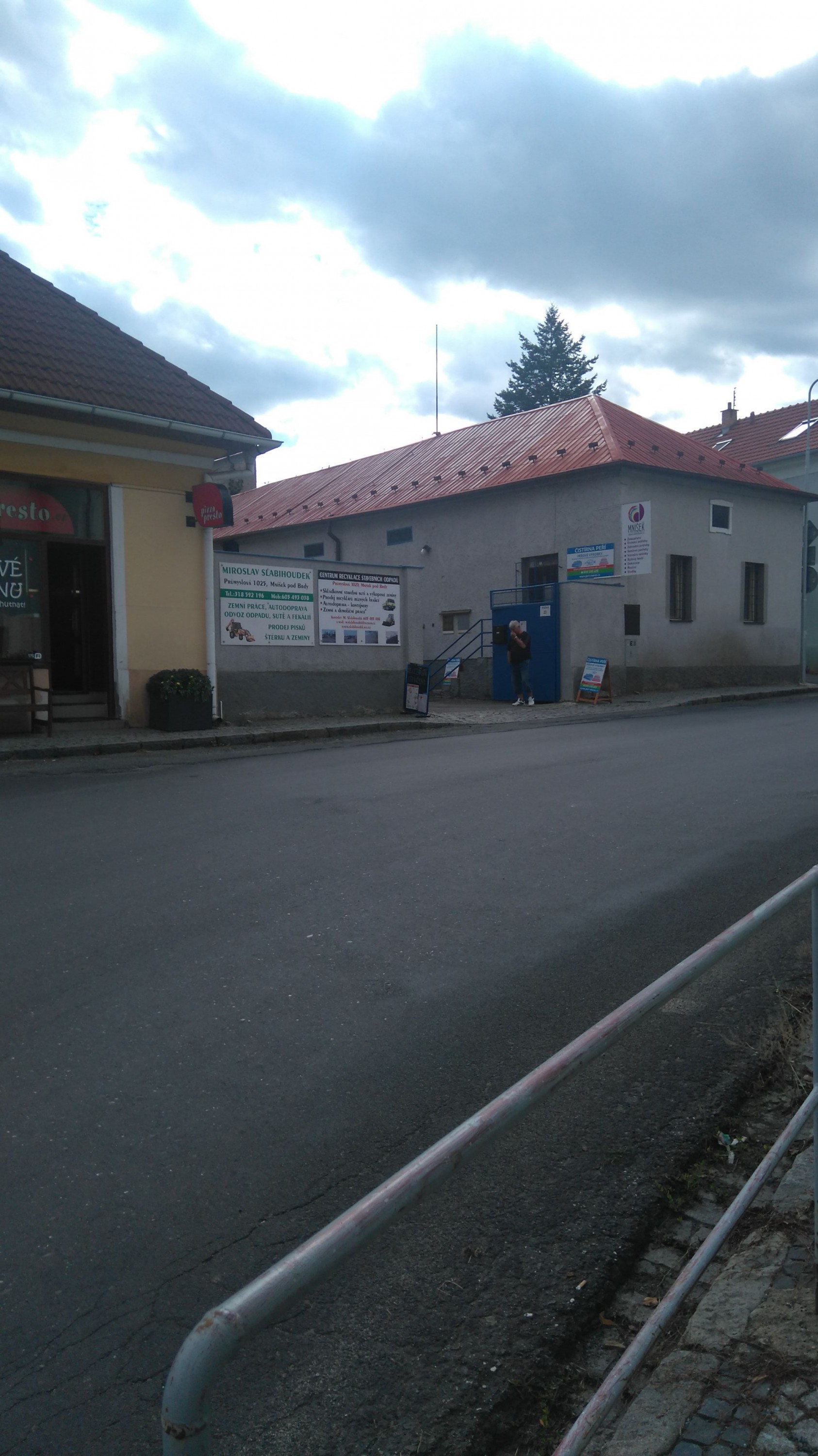 Železářství Obchodní Dům Mníšek foto 2