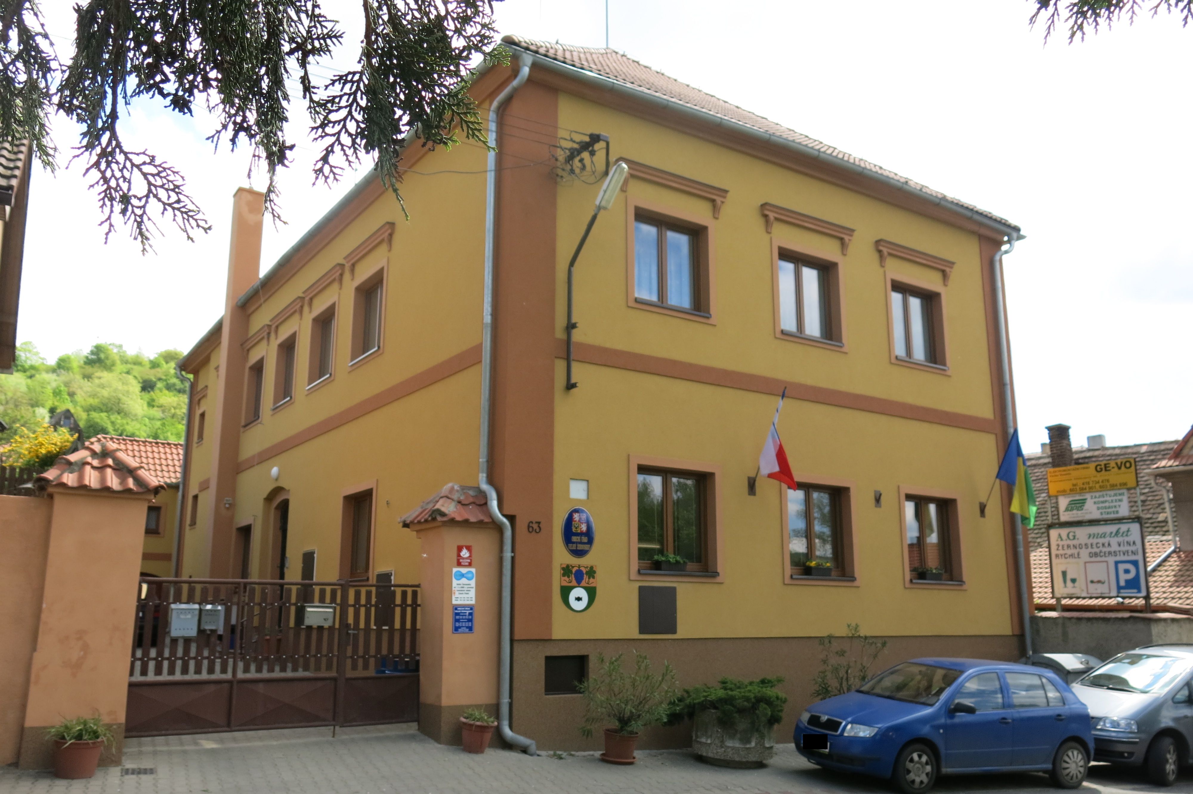 Velké Žernoseky - obecní úřad