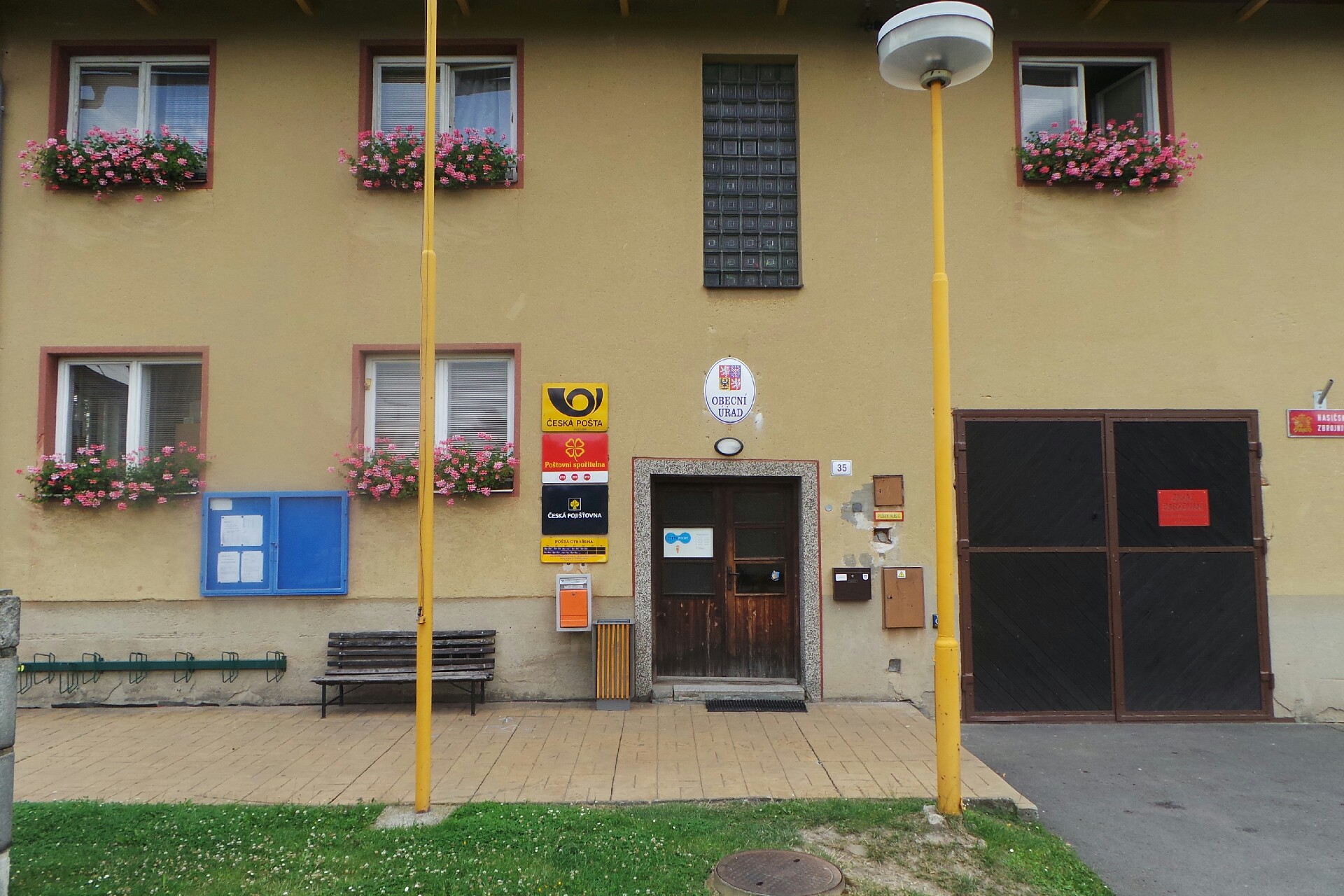 Dolní Životice - obecní úřad