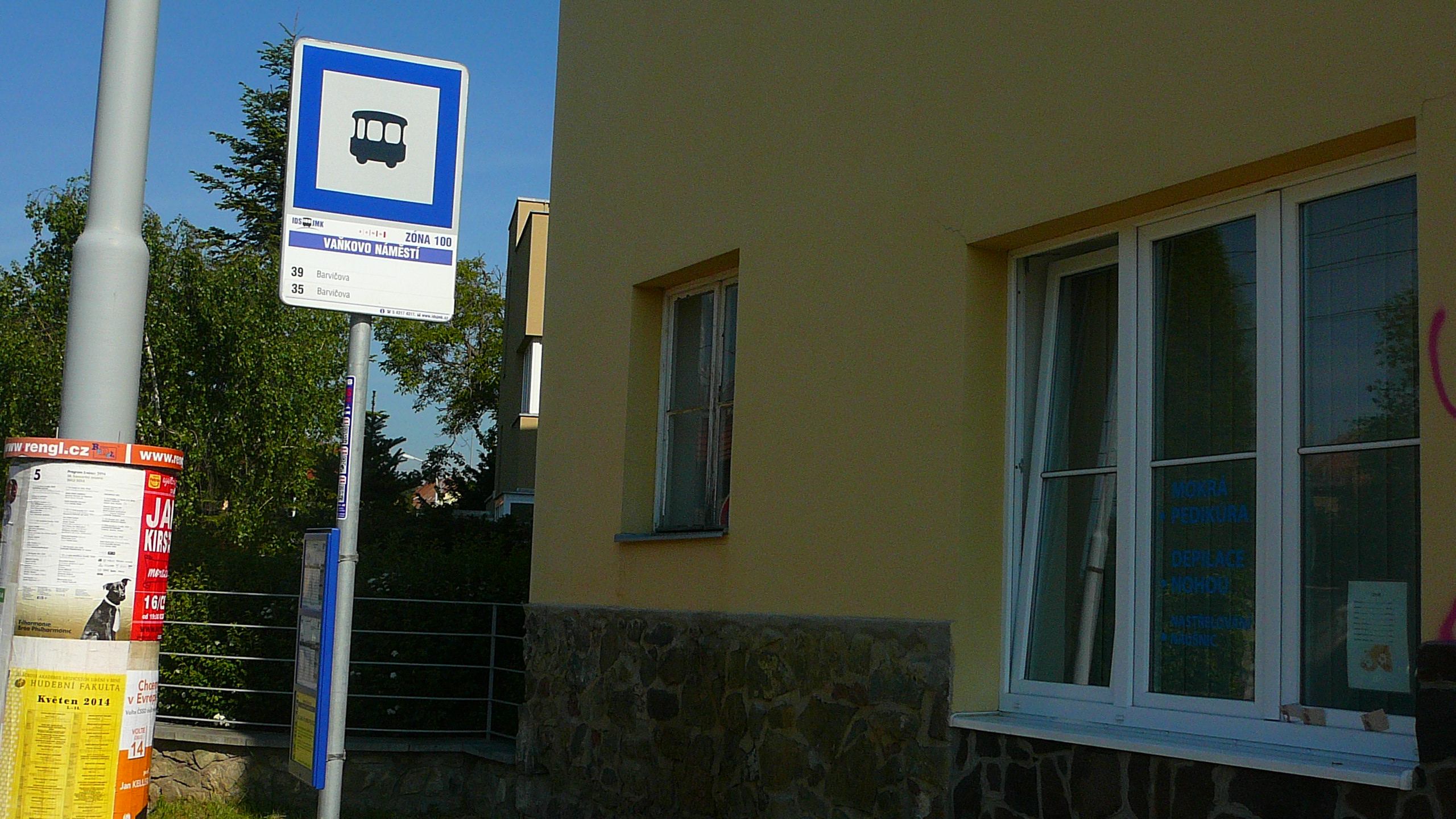 Zdeňka Černochová Nastřelovaní naušnic-pedikúra foto 2