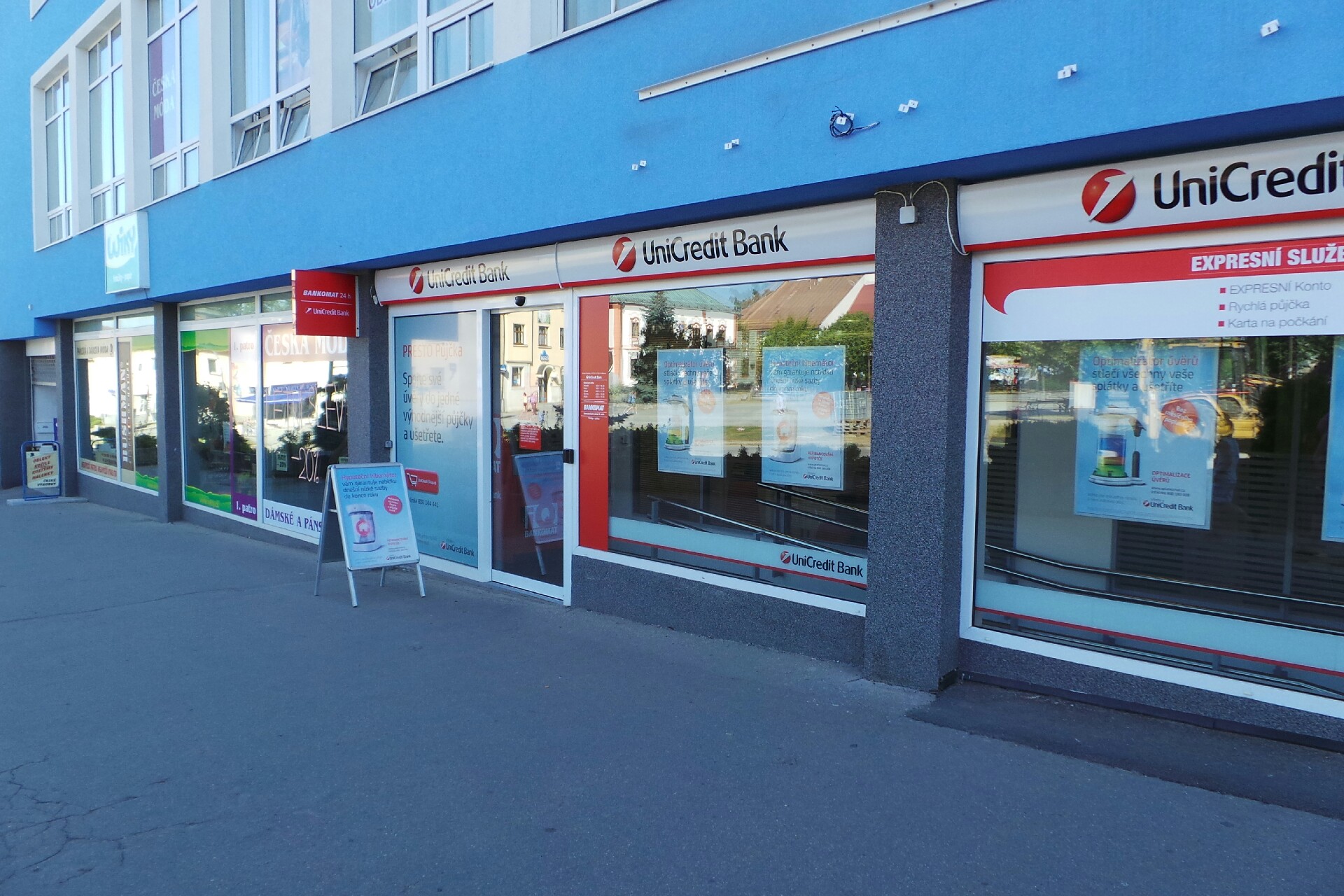 UniCredit Bank Czech Republic and Slovakia, a.s. foto 2