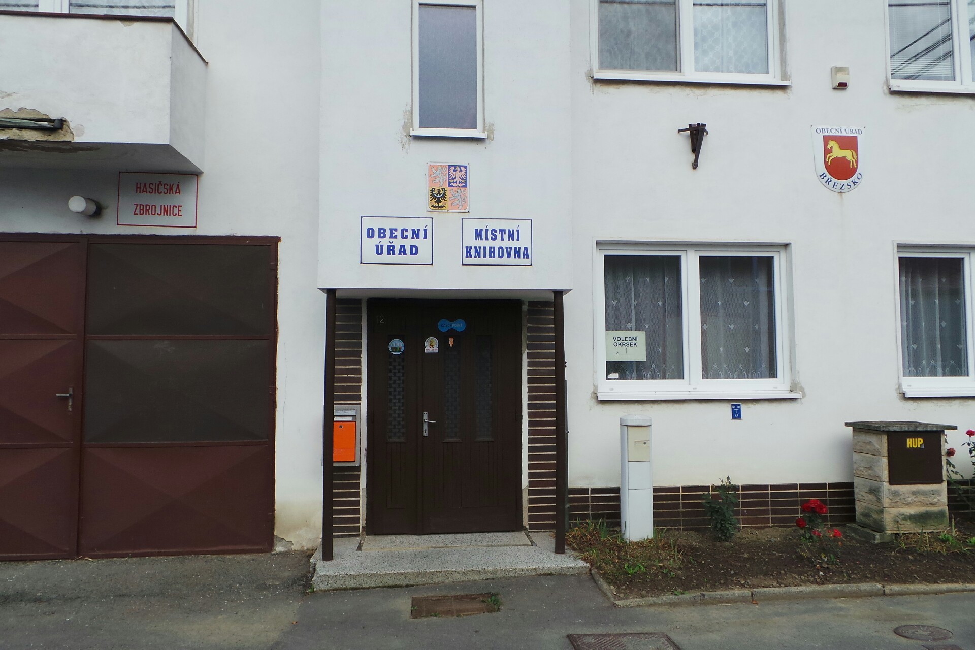 Obecní knihovna Březsko foto 1