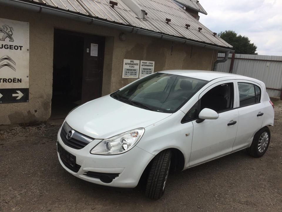 Autovrakoviště Opel a Ford foto 6