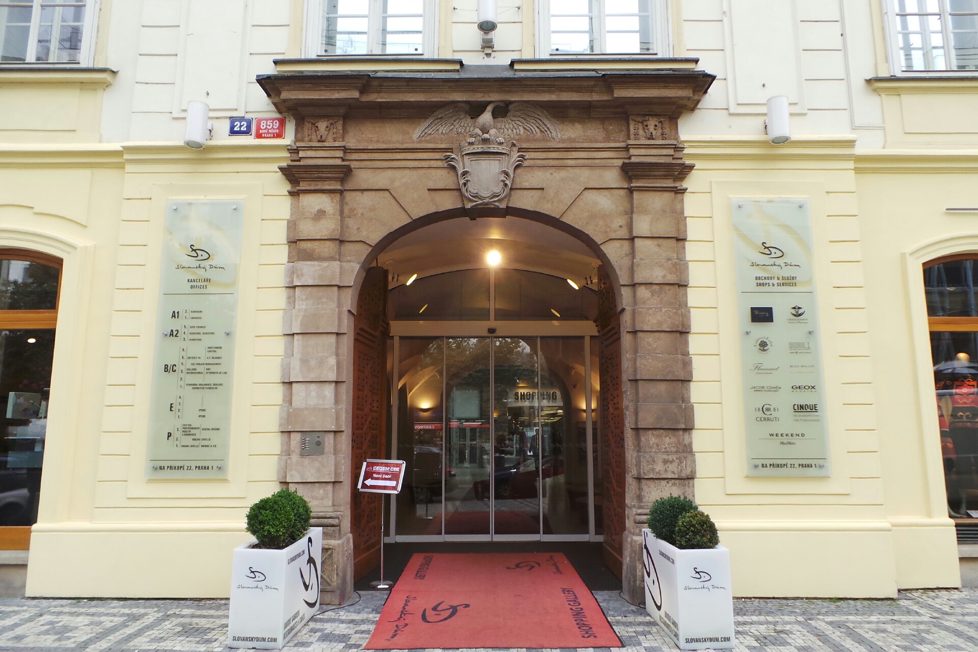 Mgr. Peter Compel', advokát