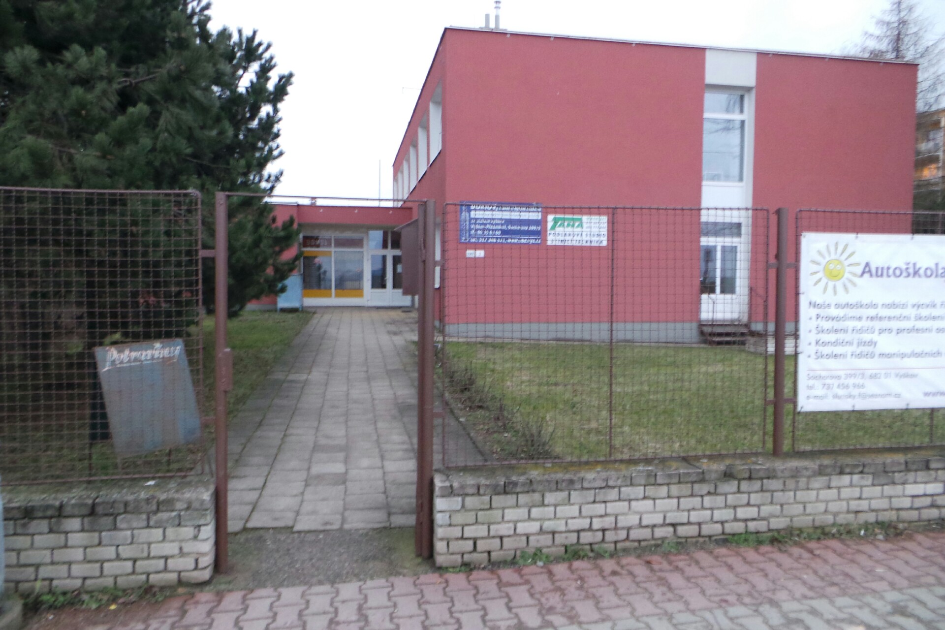 DOMOV, stavební bytové družstvo