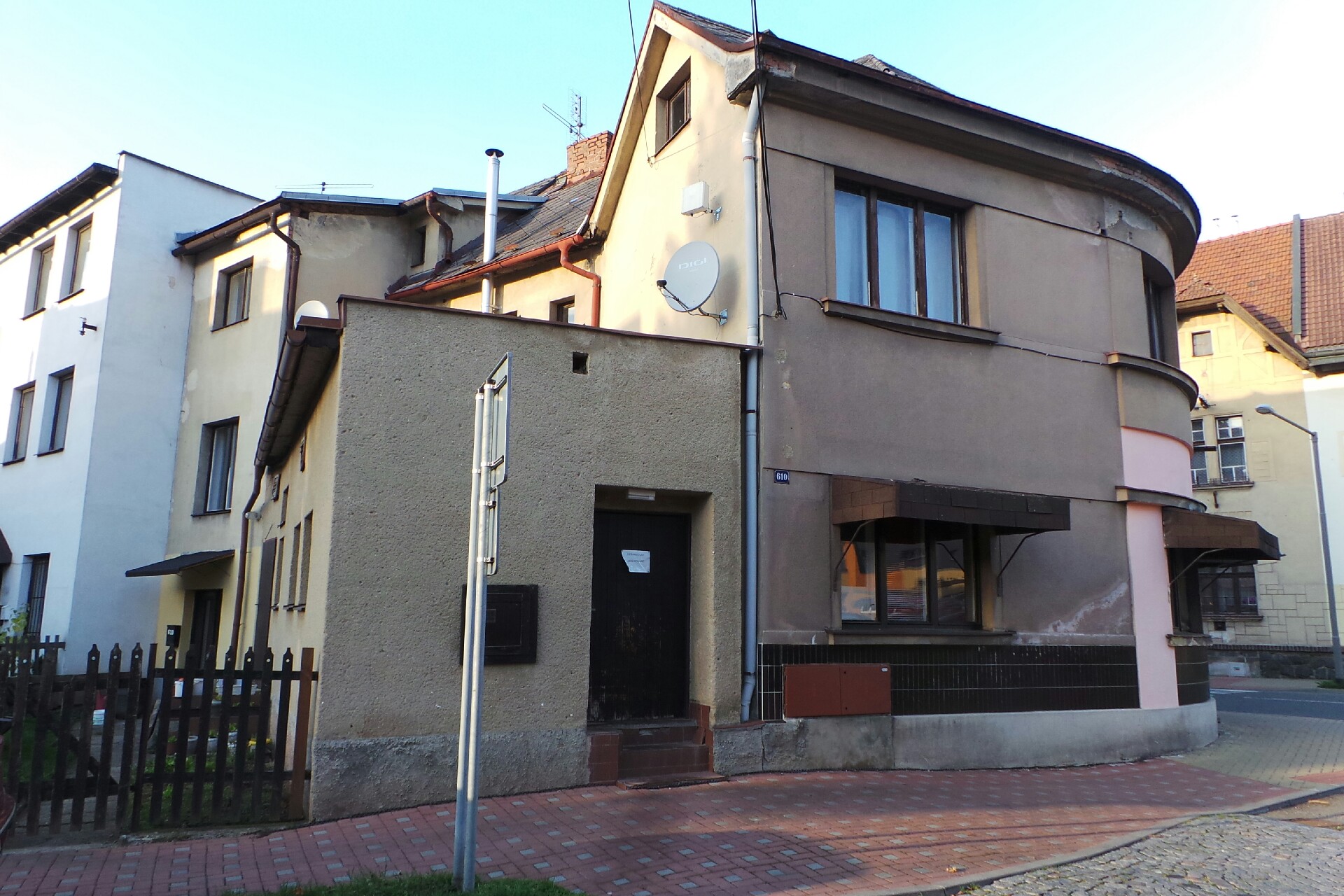 Jindra Věchtová - Studio Henrieta