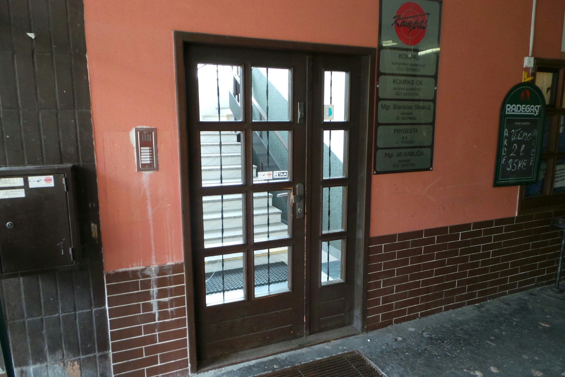 KOMPAS, komanditní společnost