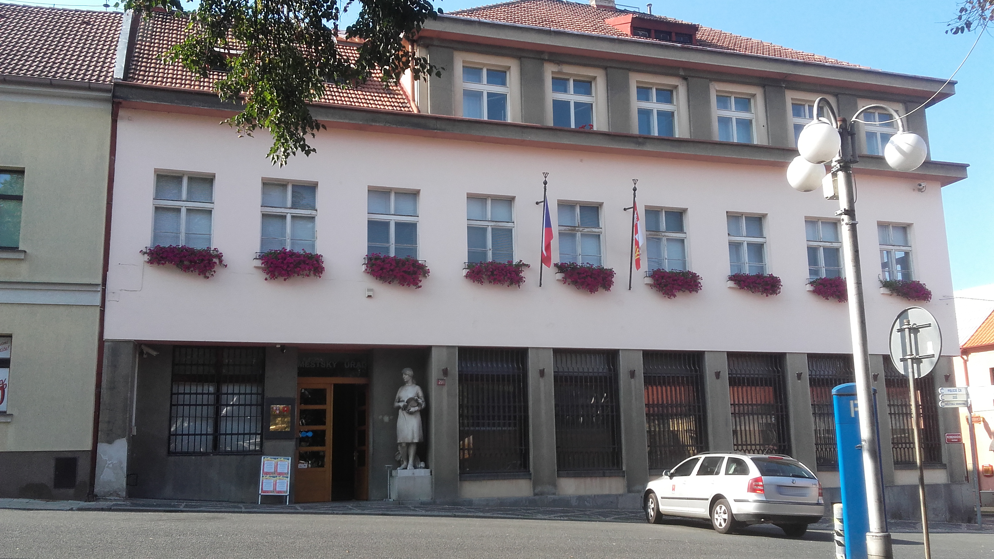 Nové Strašecí - městský úřad foto 2