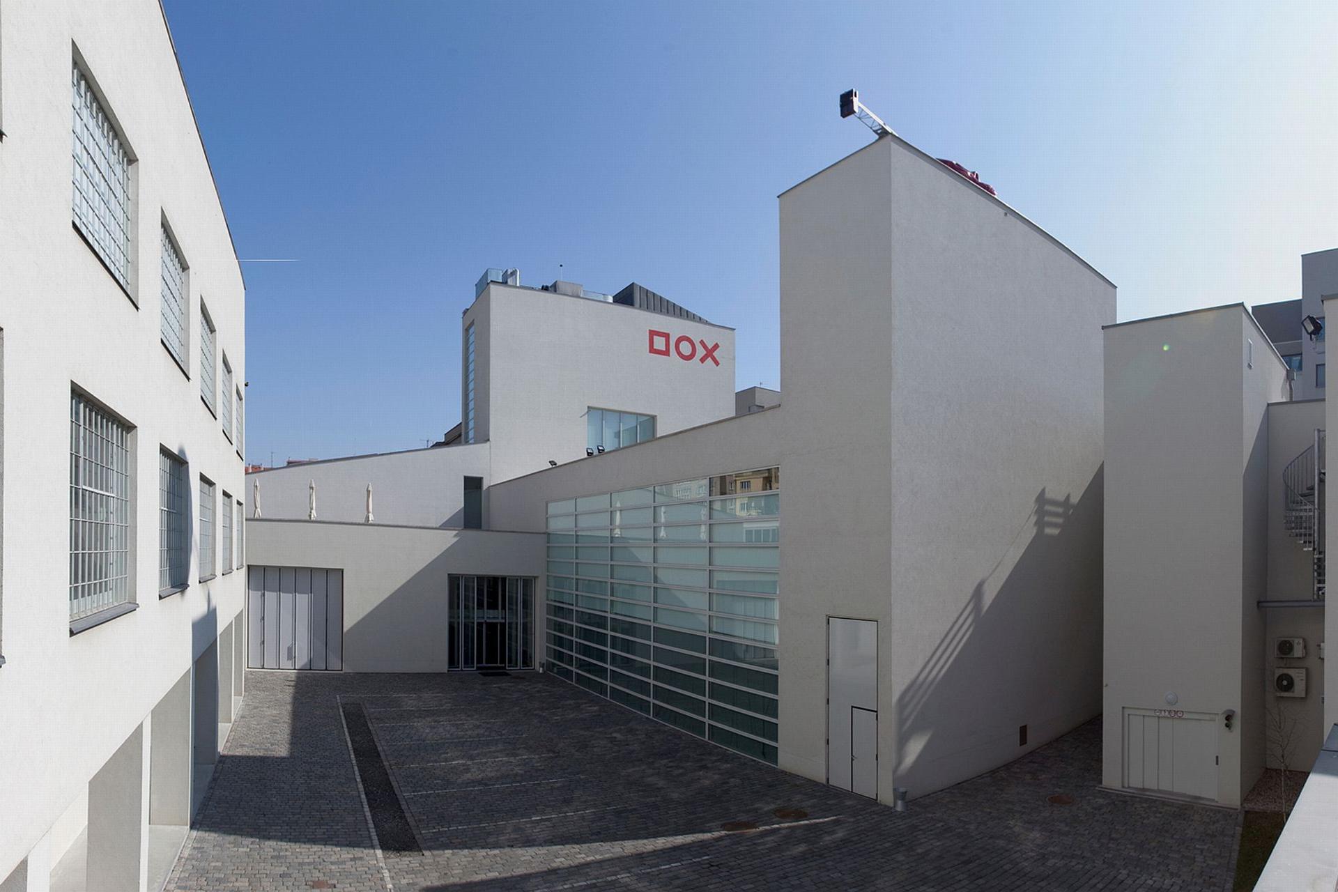 Centrum současného umění DOX