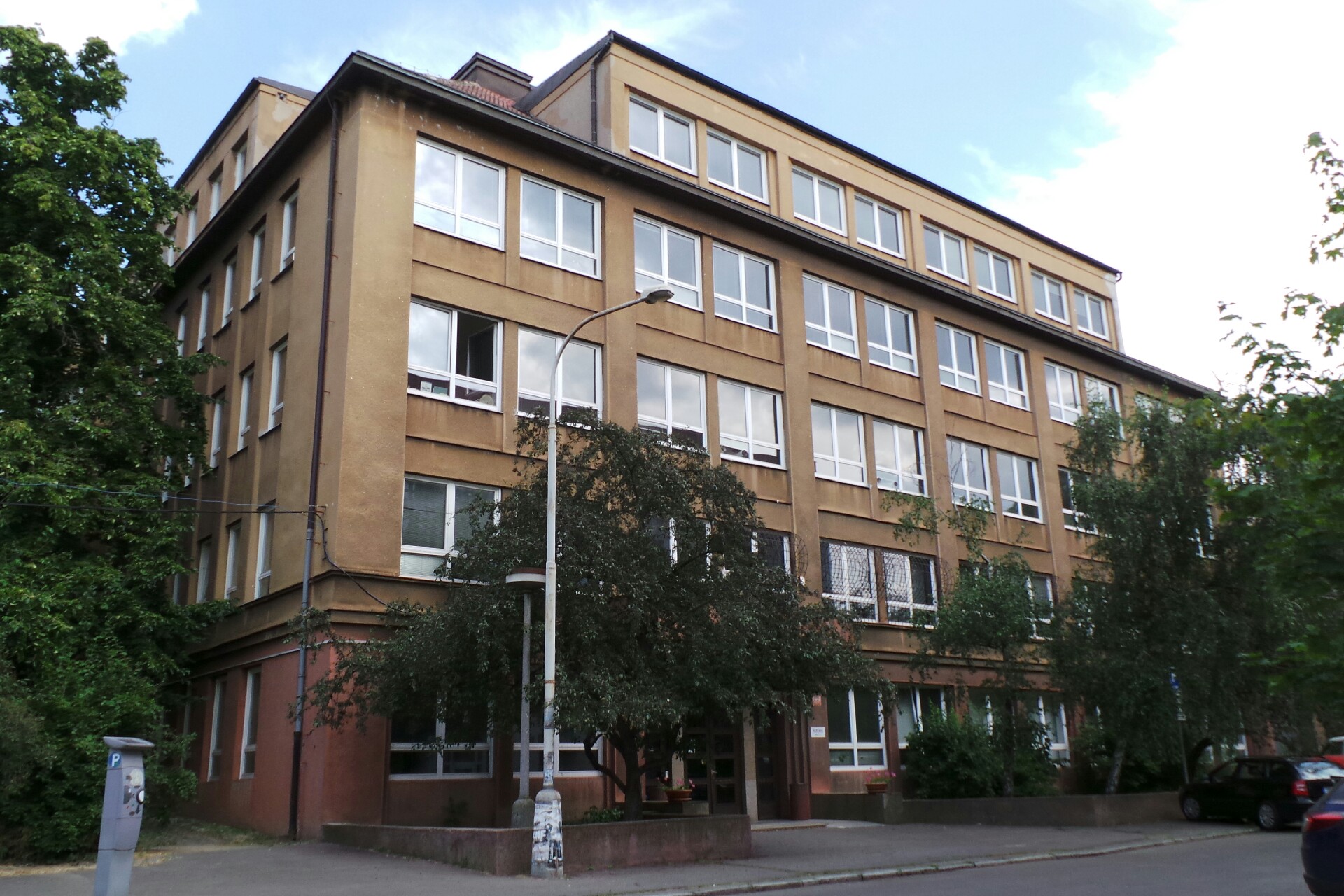 České vysoké učení technické v Praze - Ústav jazyků a společenských věd Fakulty dopravní