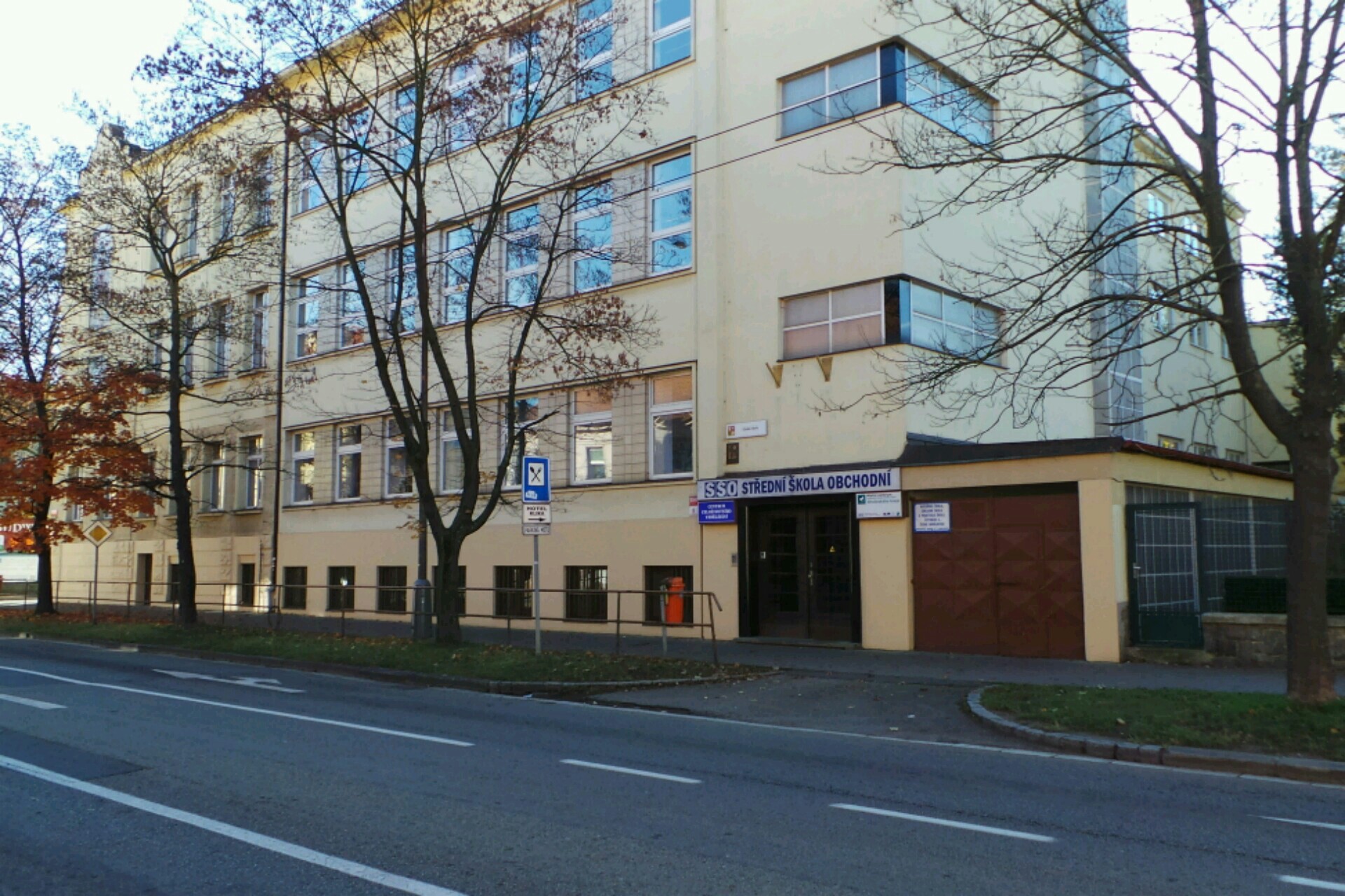 Střední škola obchodní a Vyšší odborná škola, České Budějovice, Husova 9