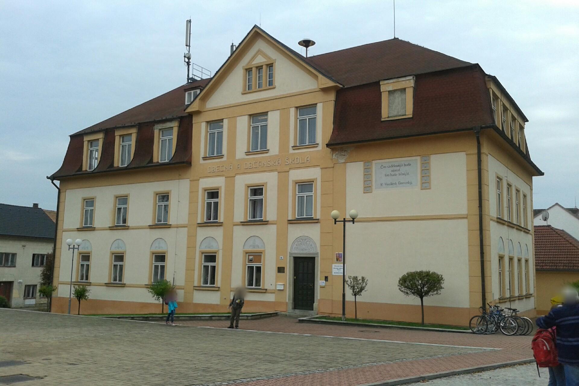 ZŠ, ZUŠ a MŠ Ledenice