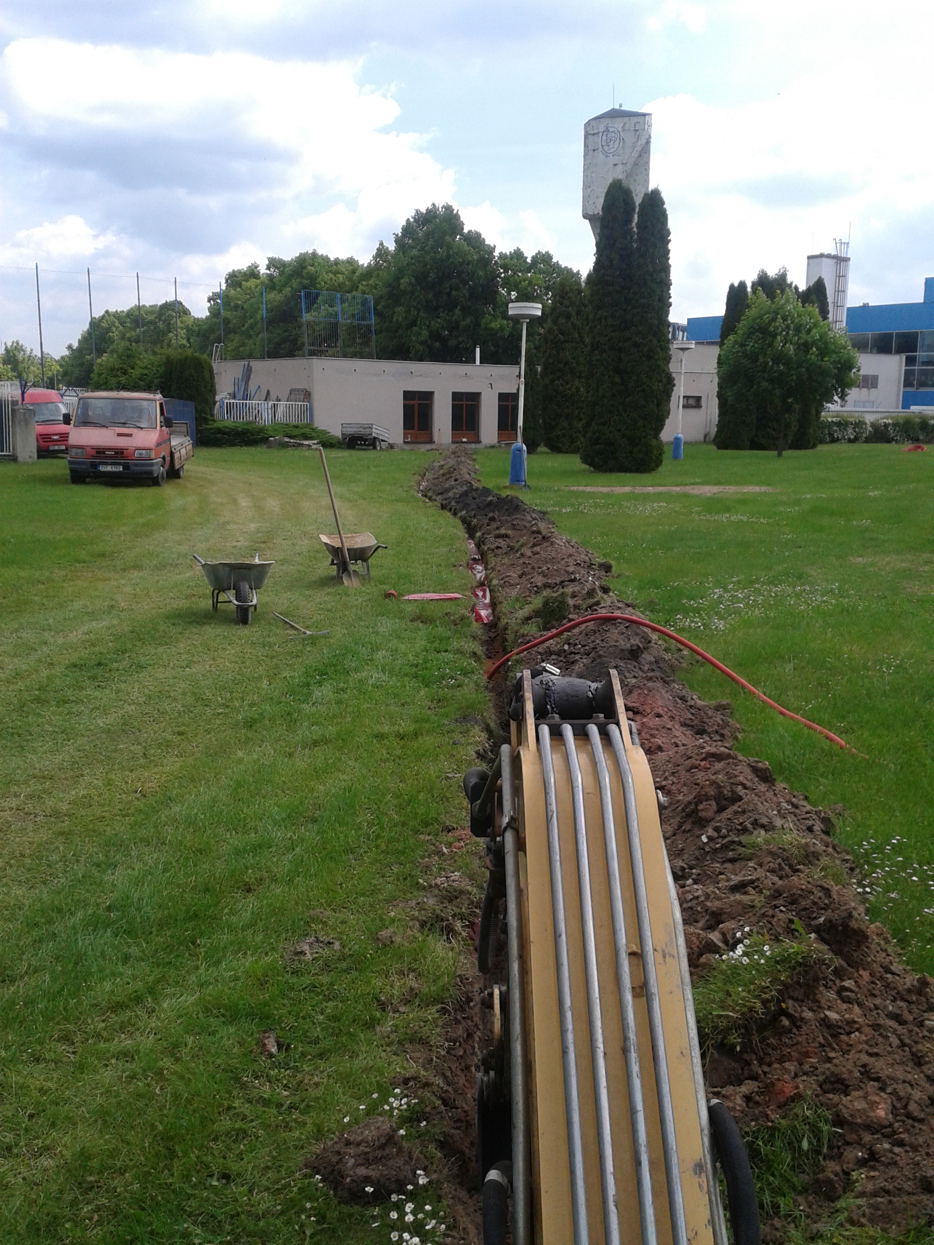 Vyskočil - zemní práce minibagrem foto 3