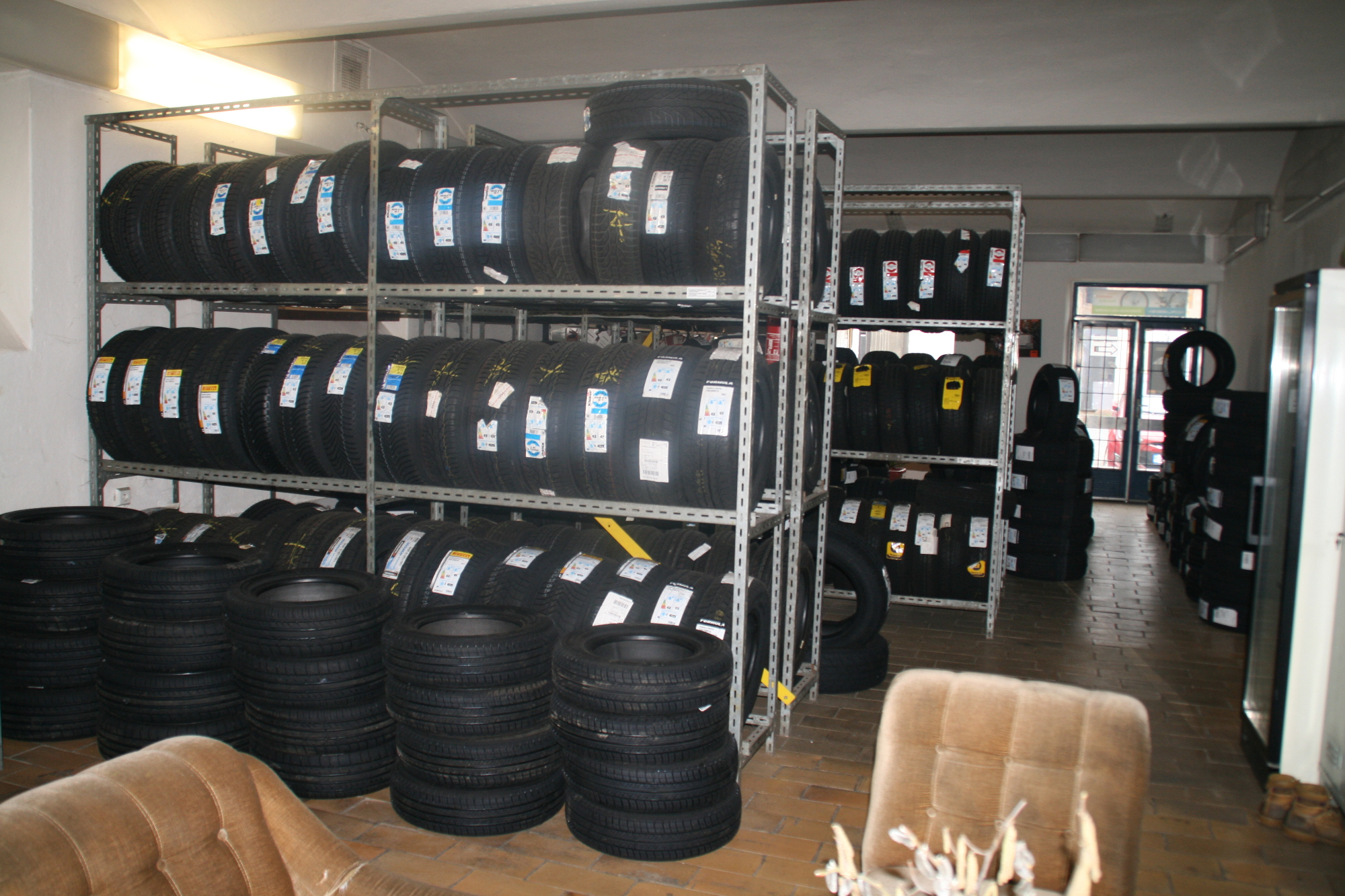 PNEU-CENTER TOMIC foto 5