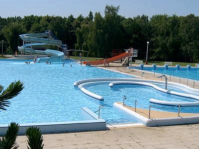 Letní koupaliště bazén Mělník foto 2