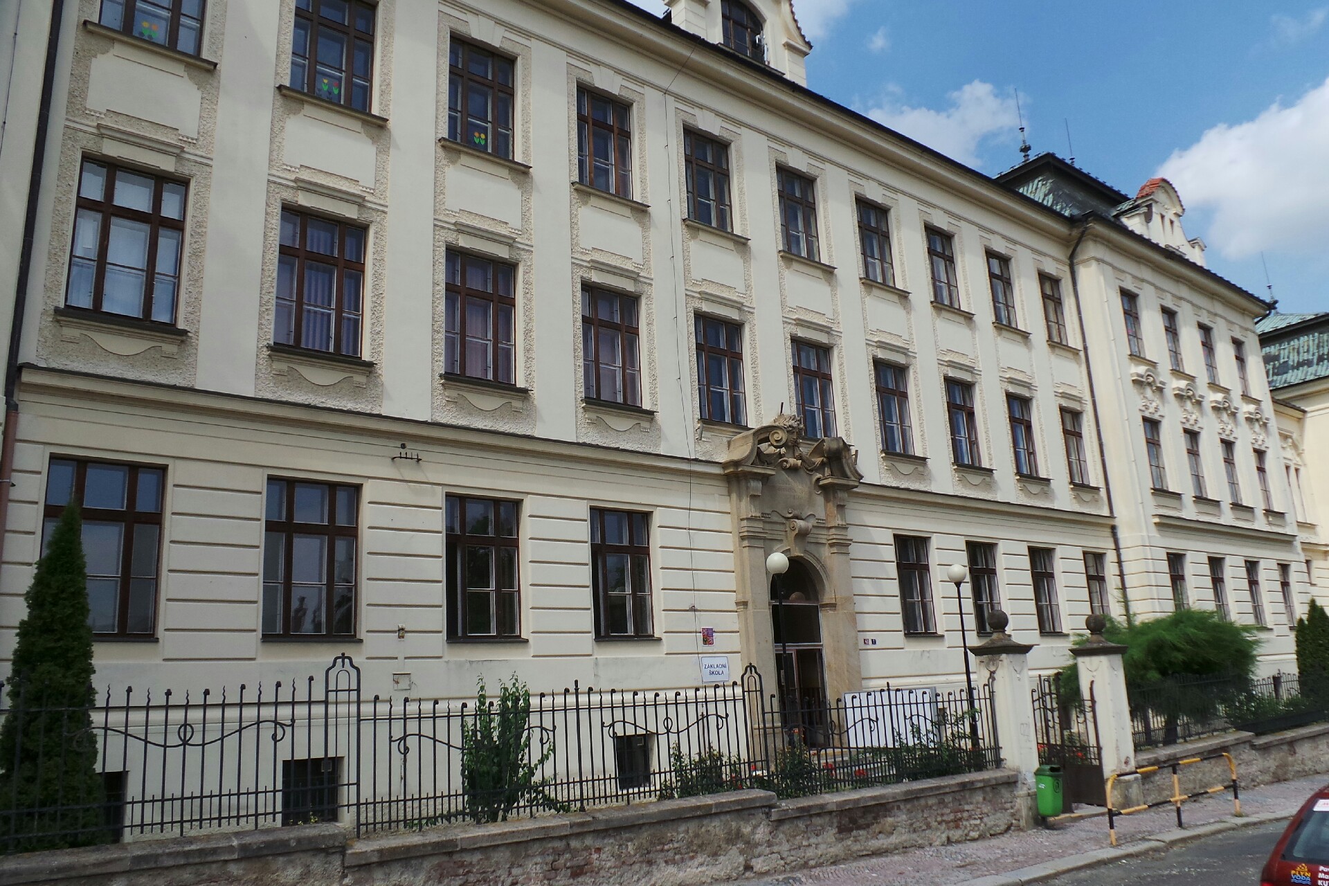 ZŠ Kutná Hora, Kamenná stezka