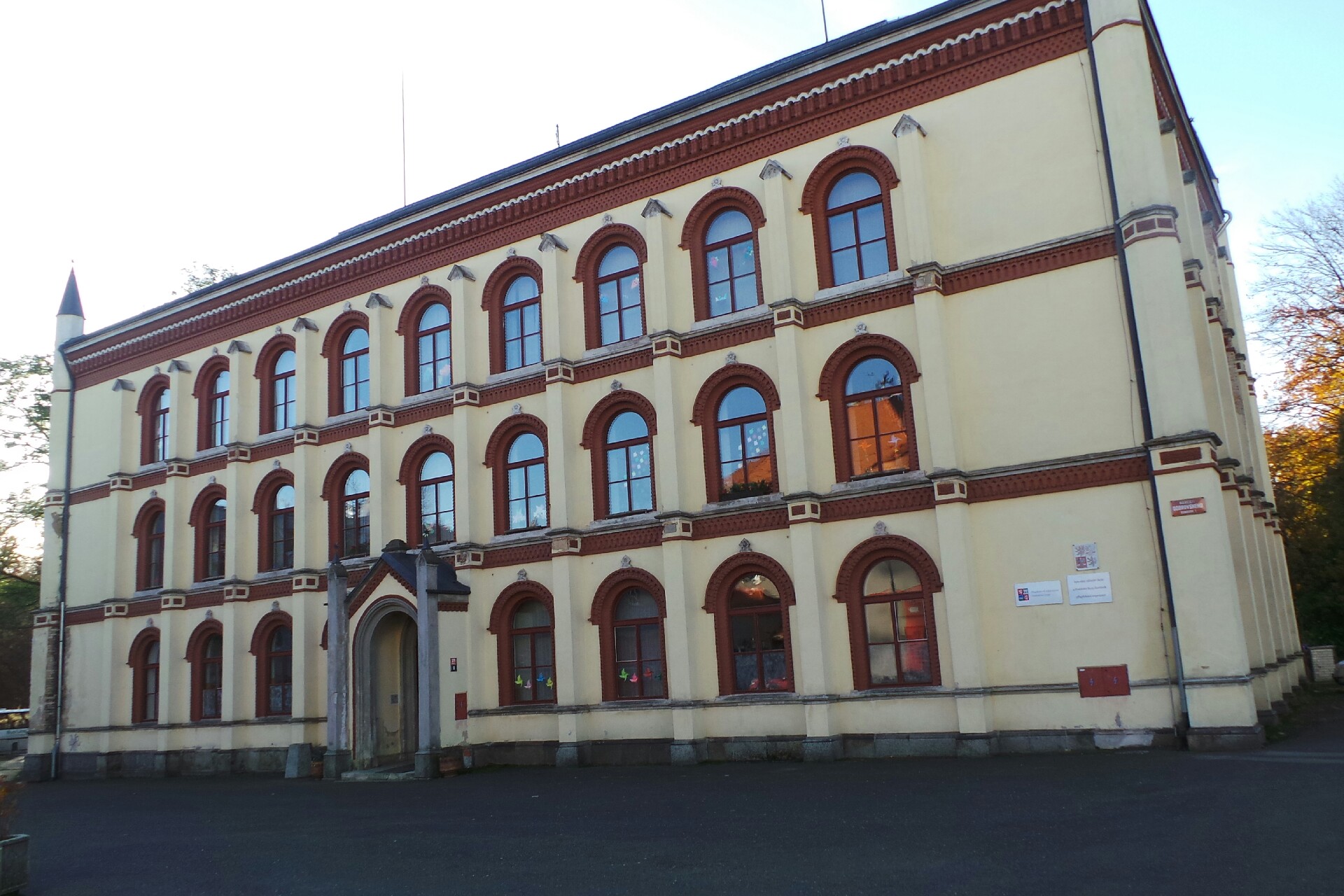 Speciální a Praktická škola , Šluknov , Tyršova 710 foto 3