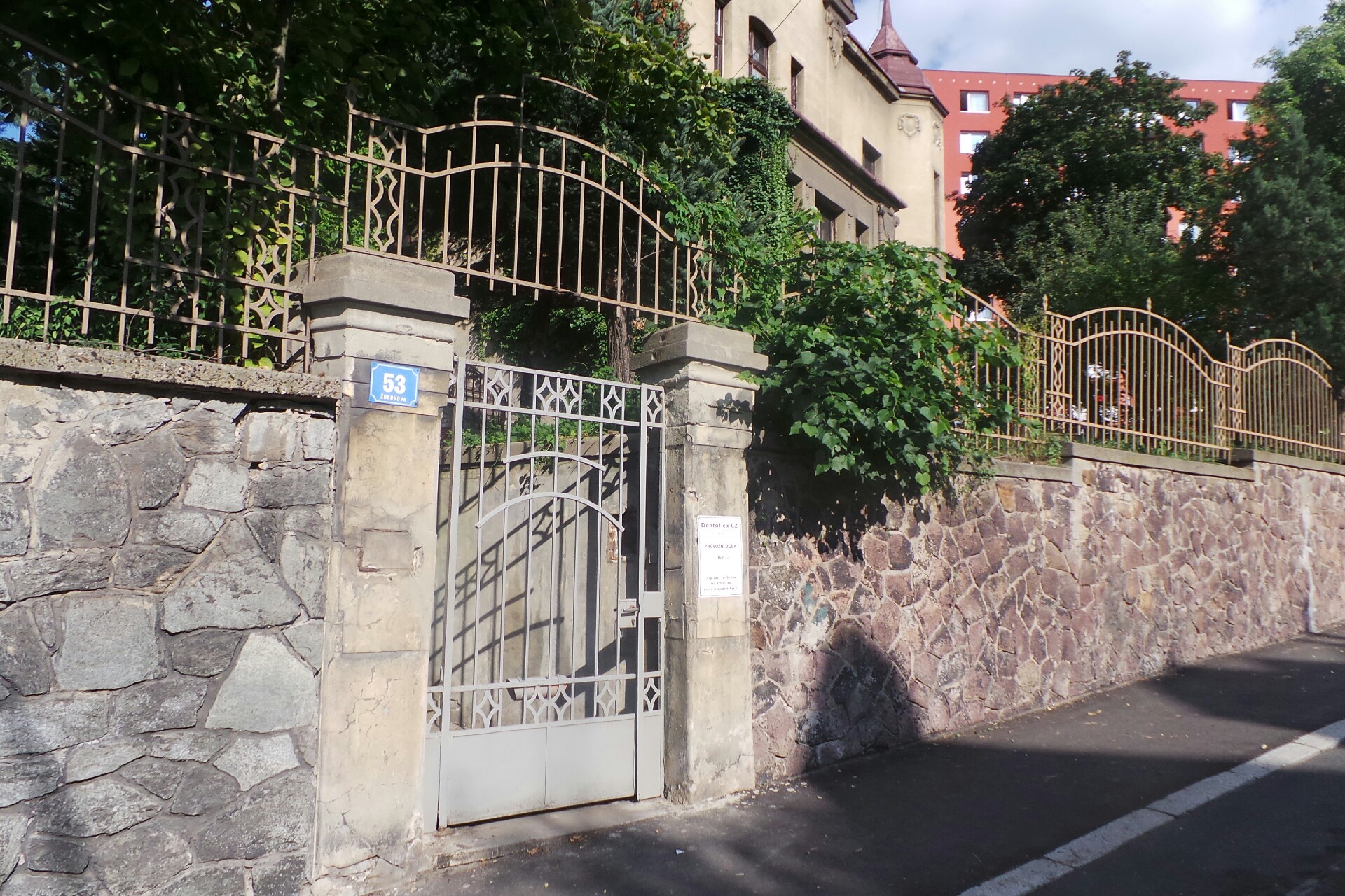 DENTOFLEX CZ, s.r.o.