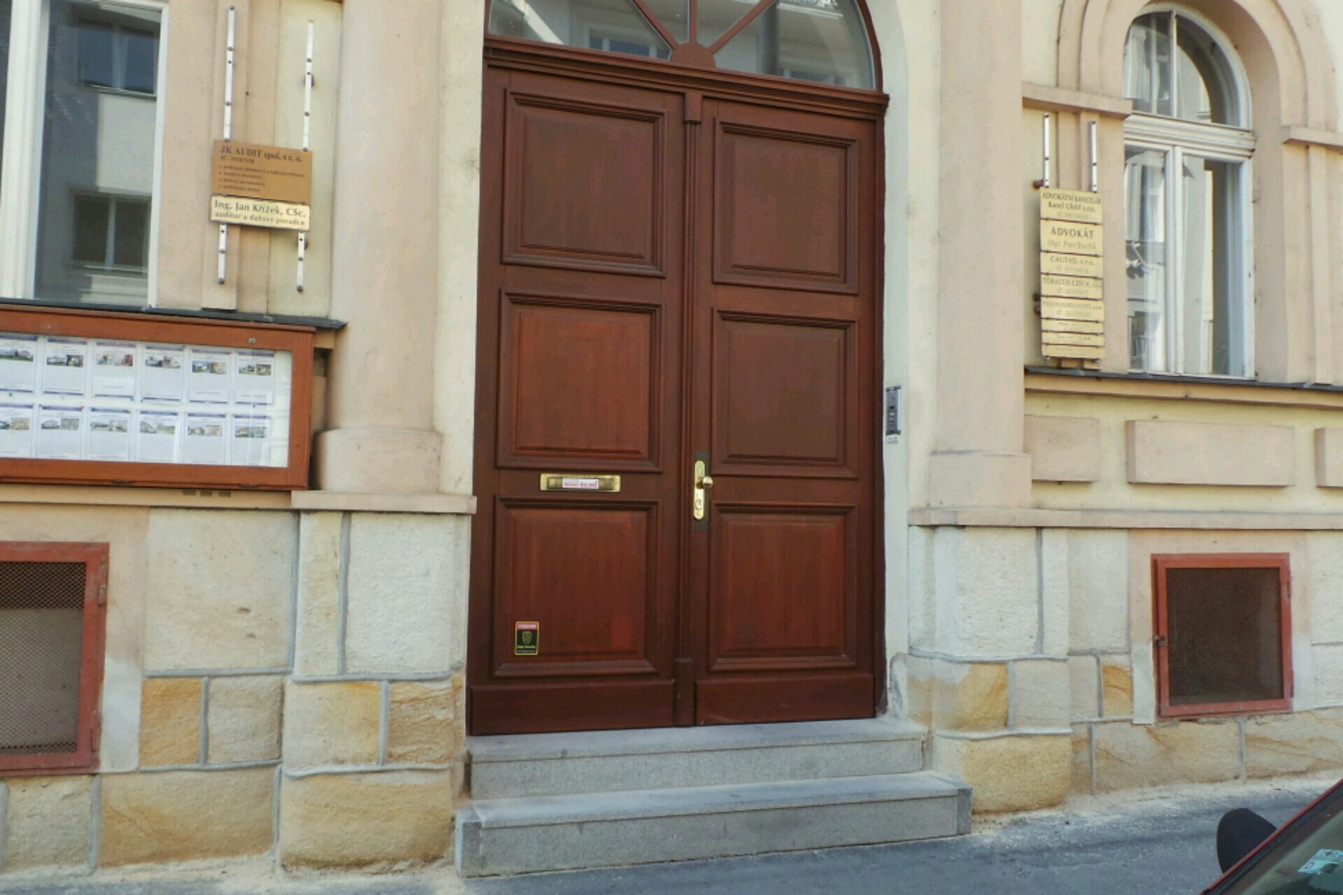 JUDr. Karel Uhlíř, advokát