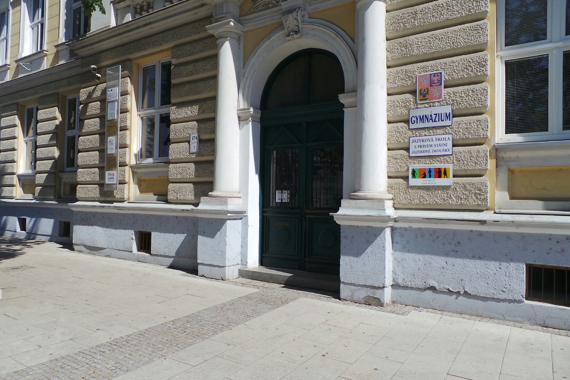 Gymnázium a Jazyková škola s právem státní jazykové zkoušky Břeclav