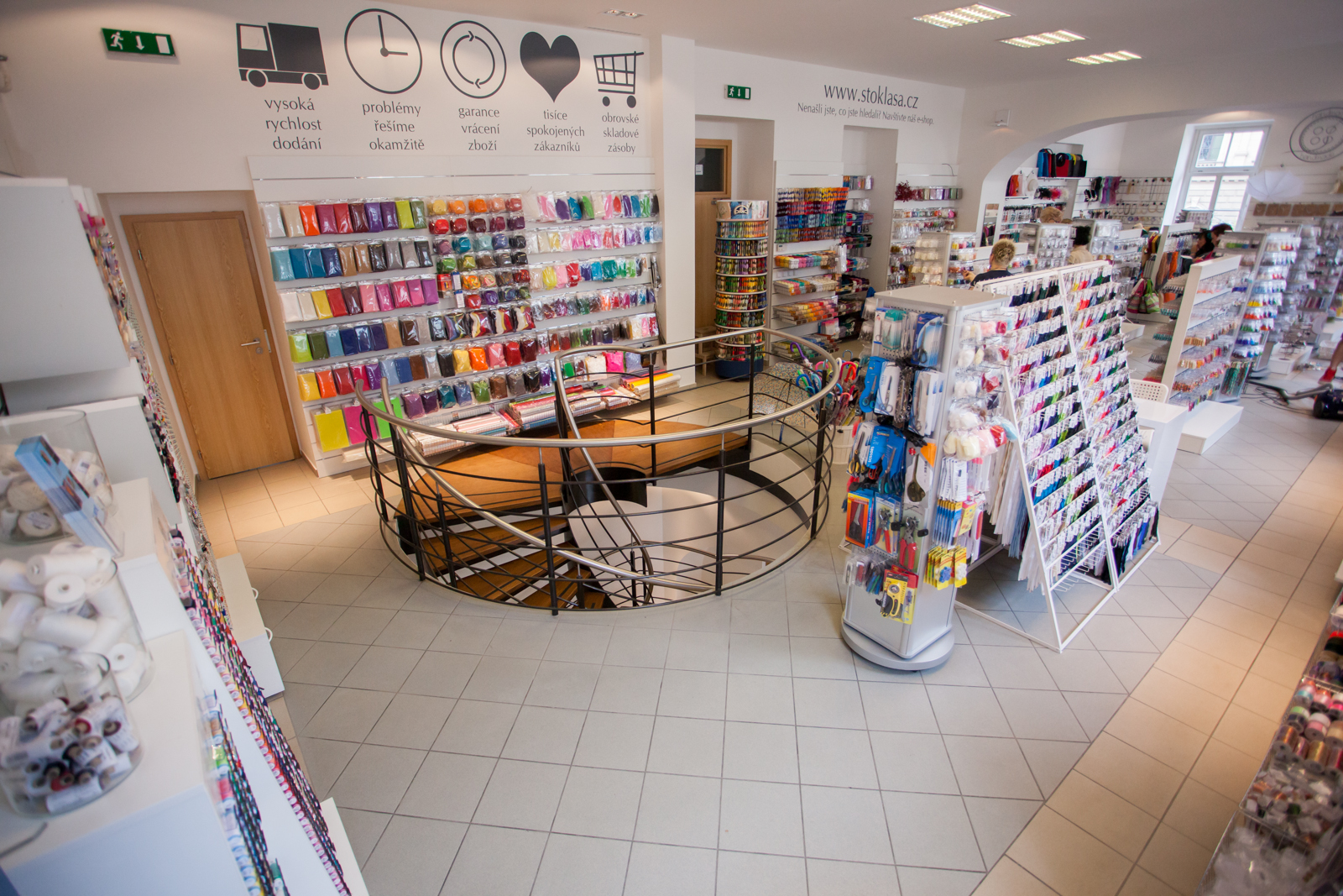 STOKLASA galanterie a látky foto 3