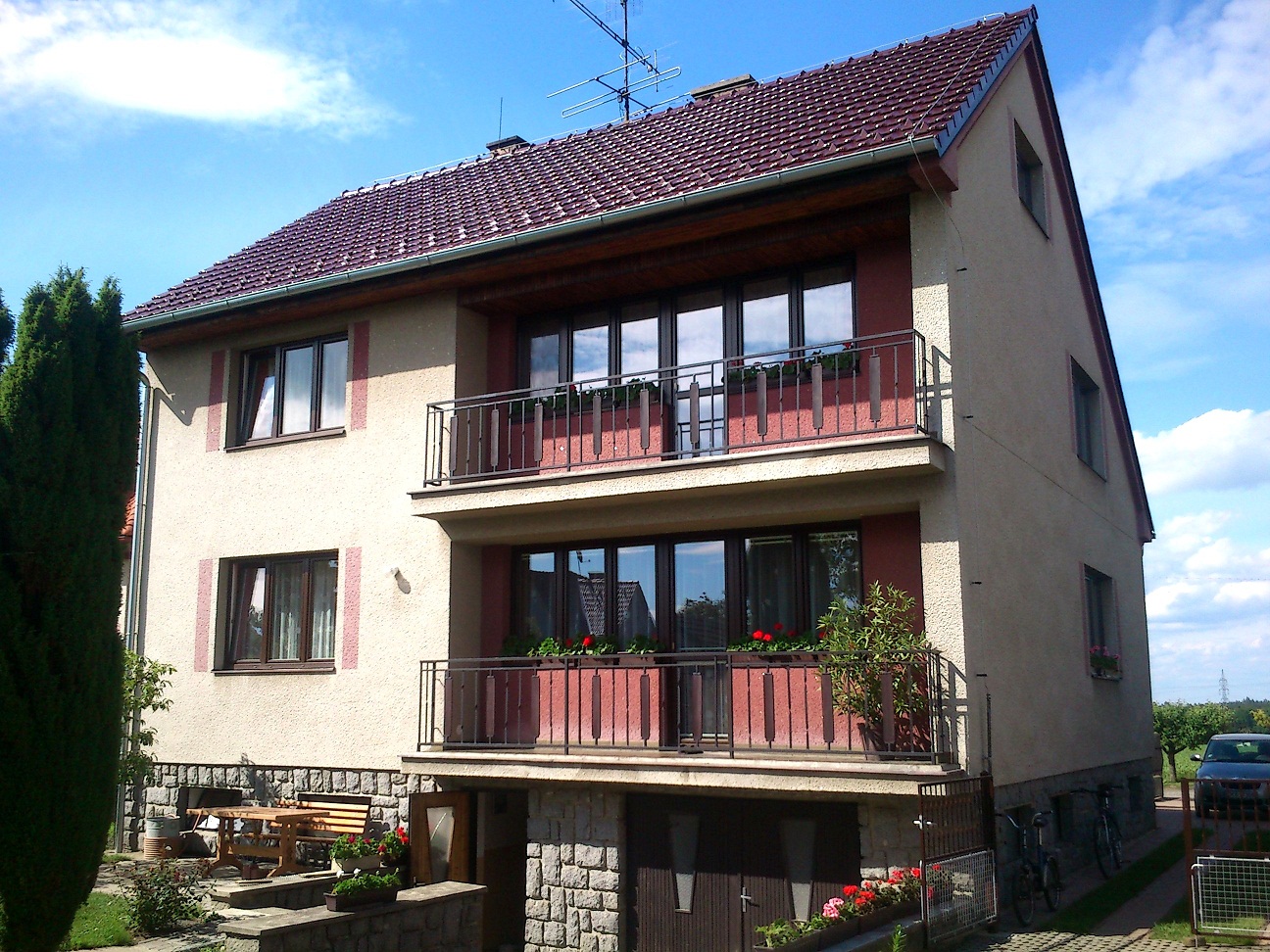 TSH PLAST s.r.o. - okna, dveře foto 3