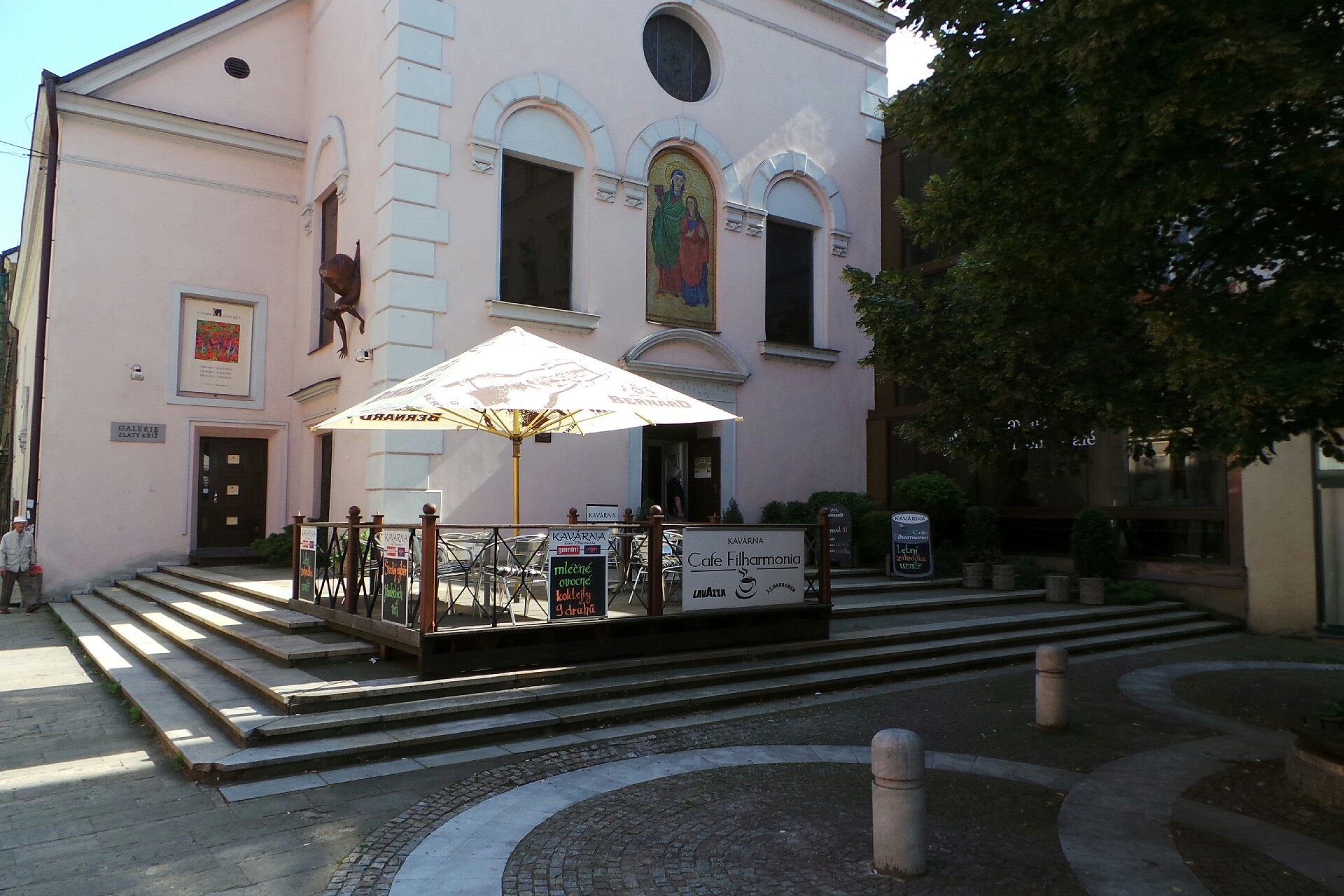 Galerie Zlatý kříž