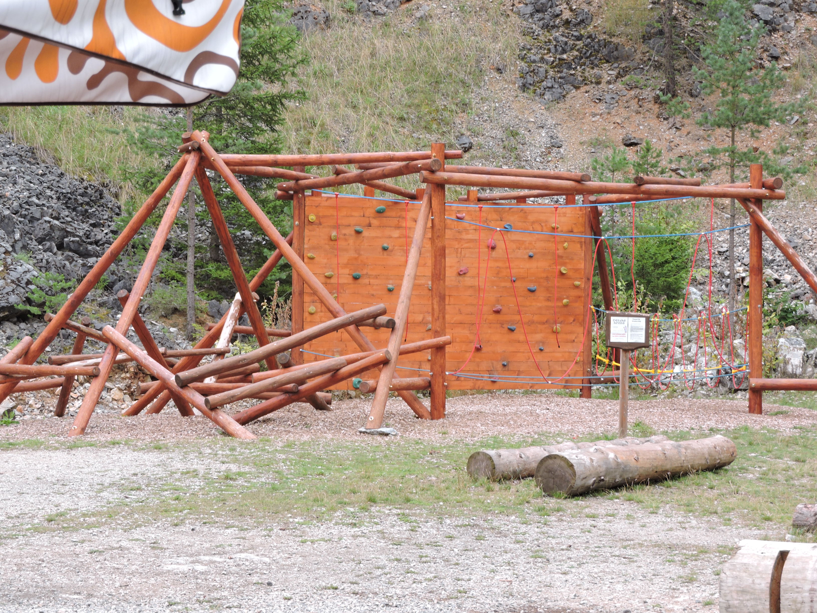 Občerstvení v Lanovém parku foto 3