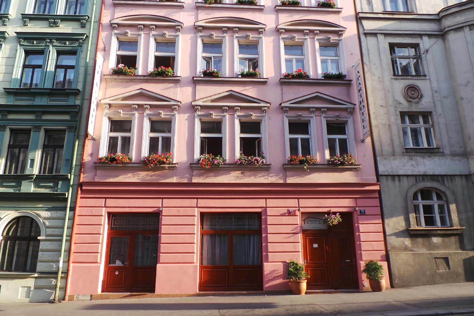 Aparthotel City 5
