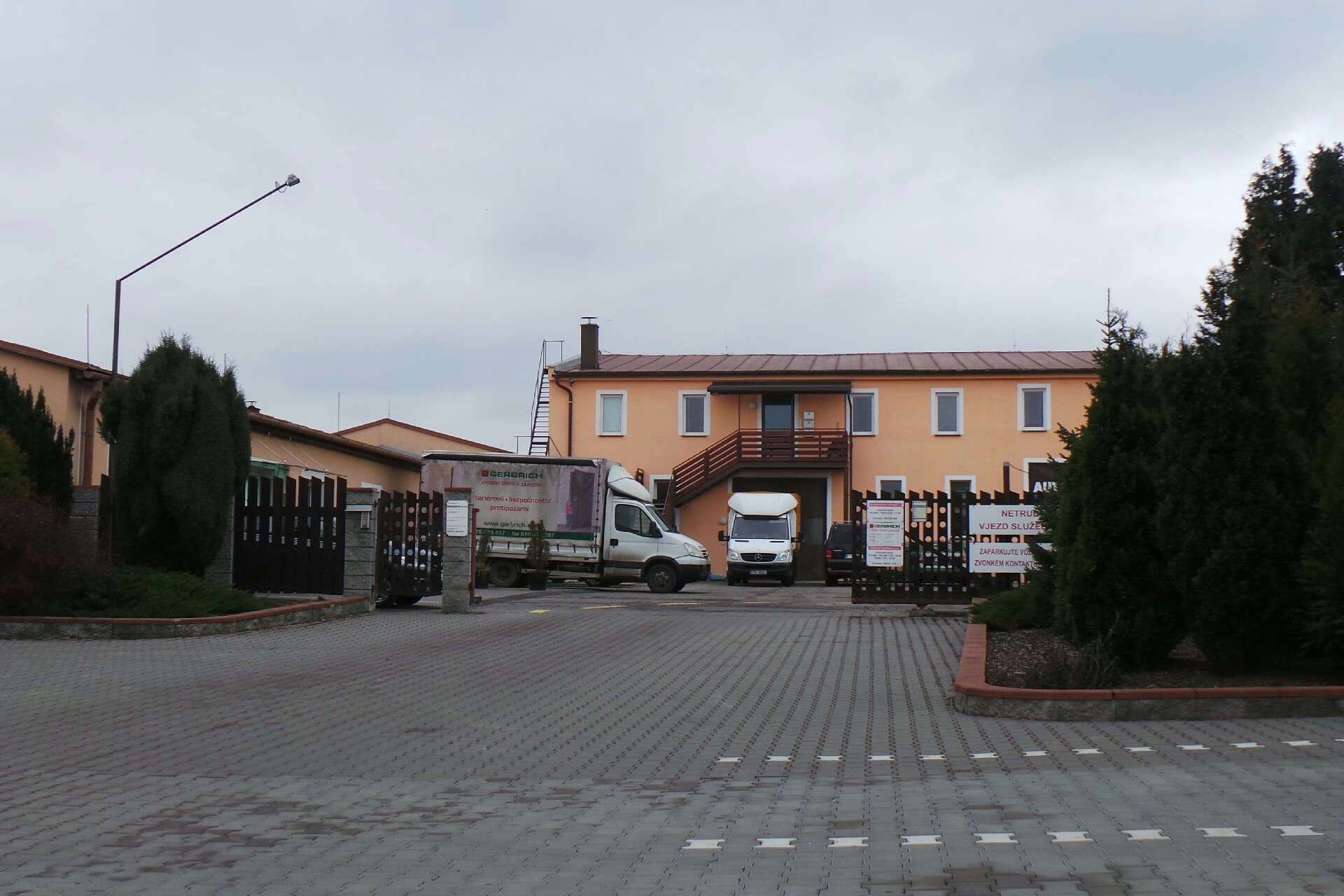 INTERIERSERVIS OSTRAVA, s.r.o.