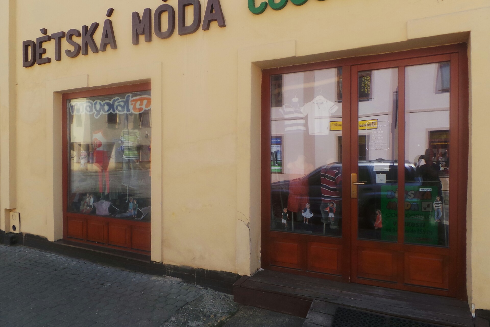 DĚTSKÁ MÓDA COCCODRILLO foto 2