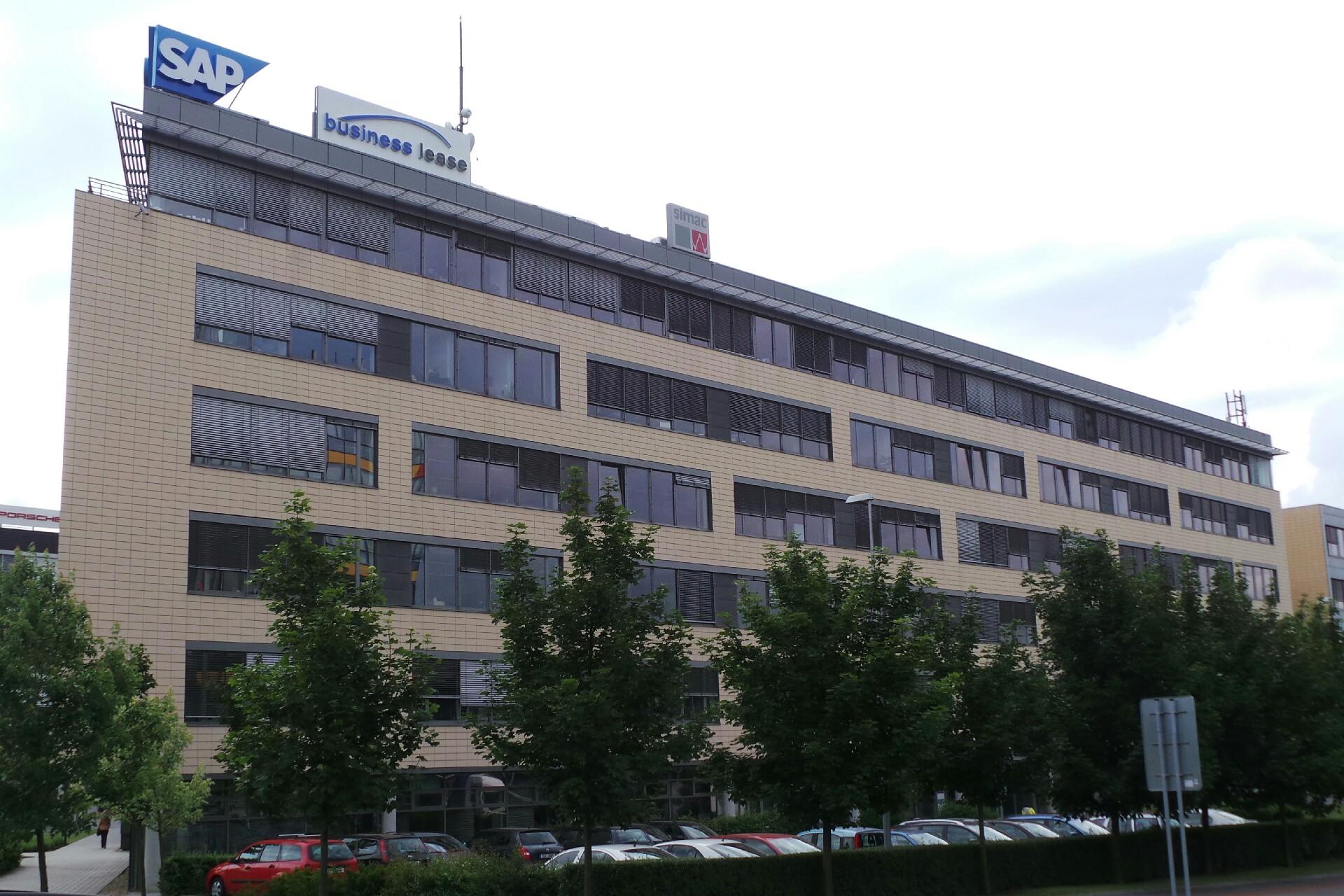 Porsche Engineering Services, s.r.o.