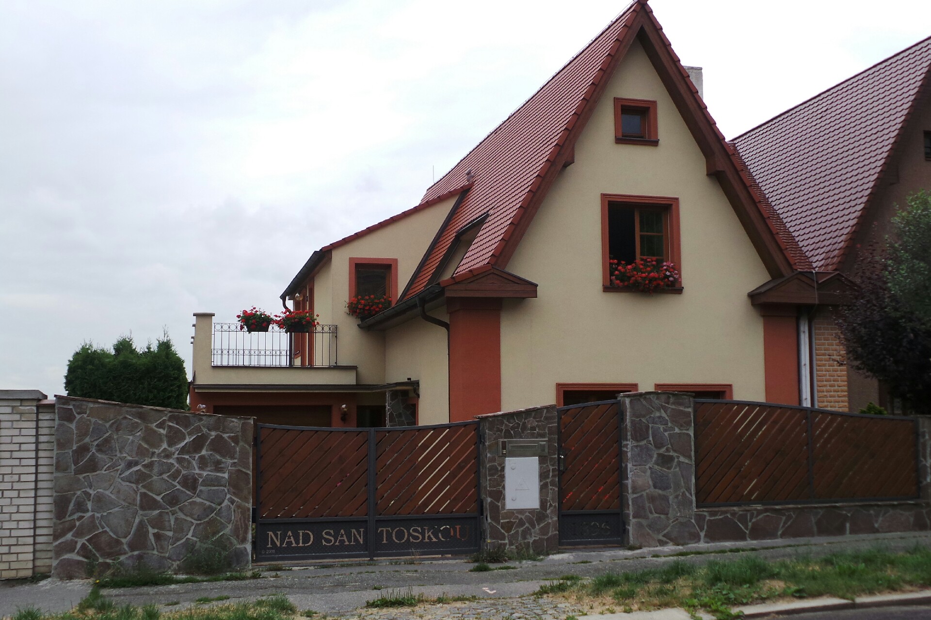 HOLAJ Robert - DDD foto 1