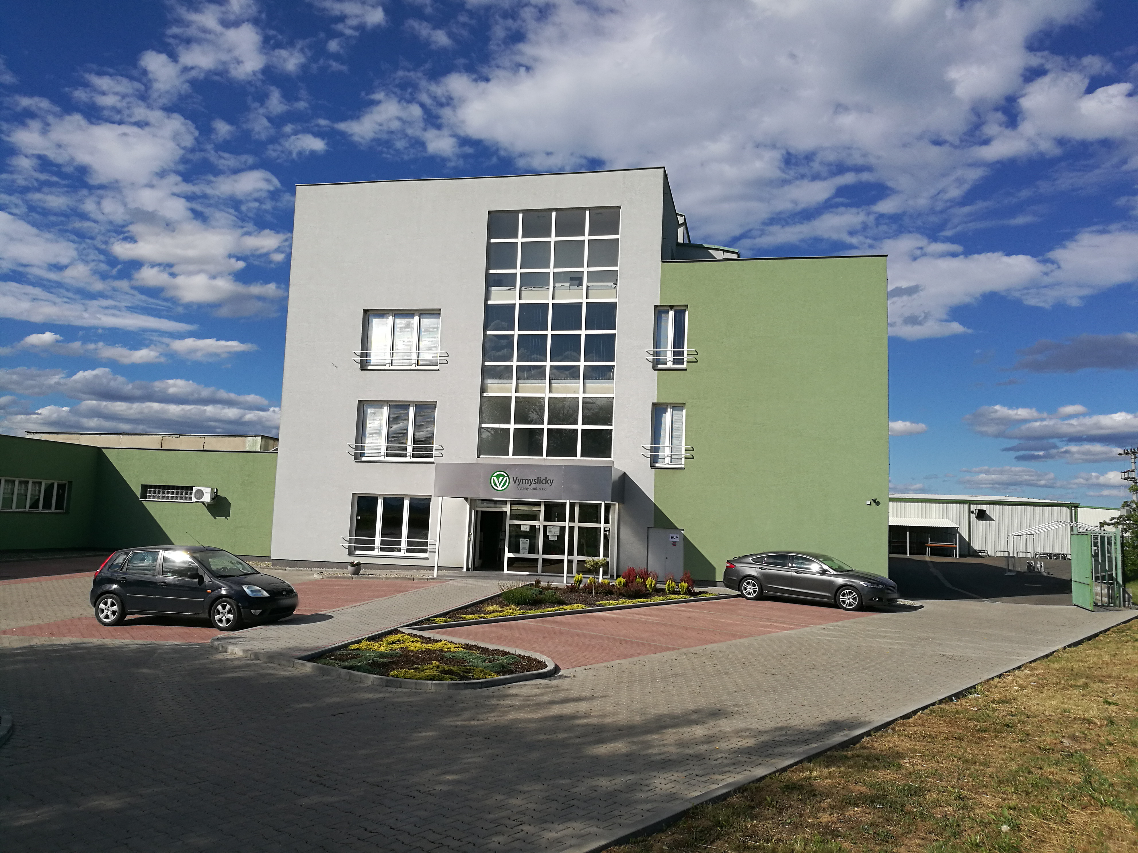 VYMYSLICKÝ - VÝTAHY spol. s r.o. foto 1