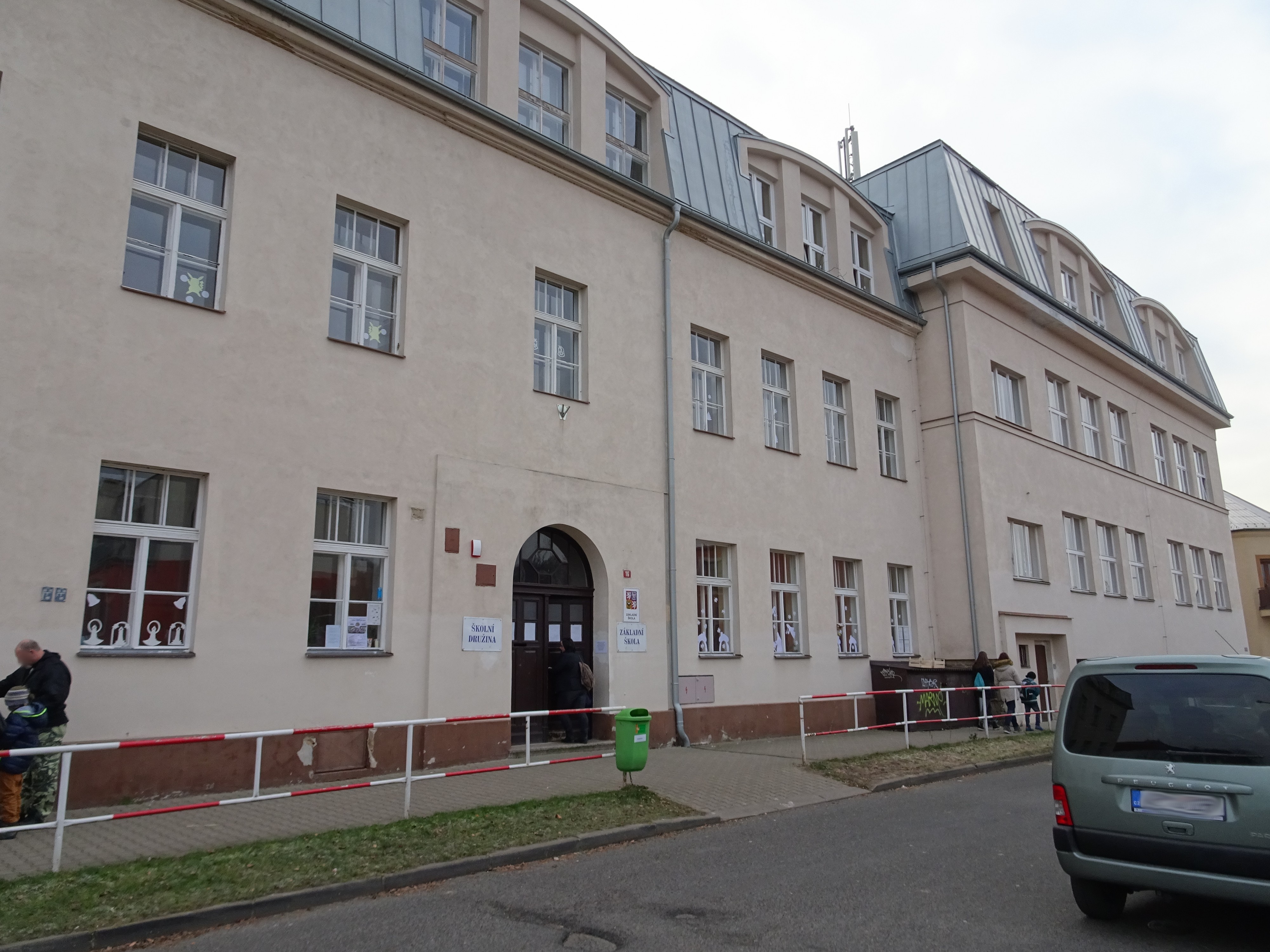 ZŠ, Praha 9 - Kyje, Šimanovská 16