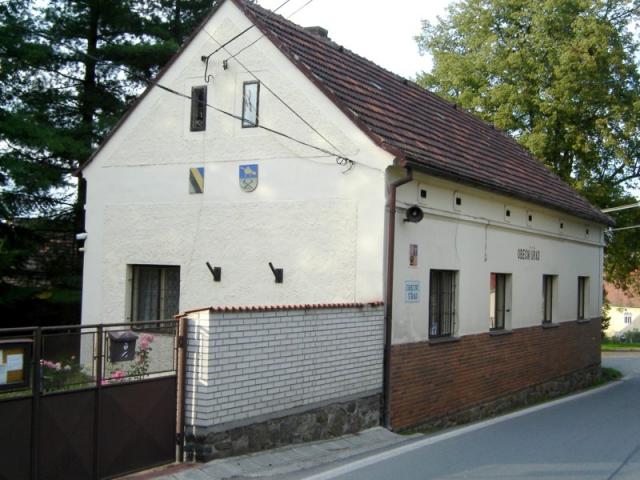 Vrčeň - obecní úřad foto 2