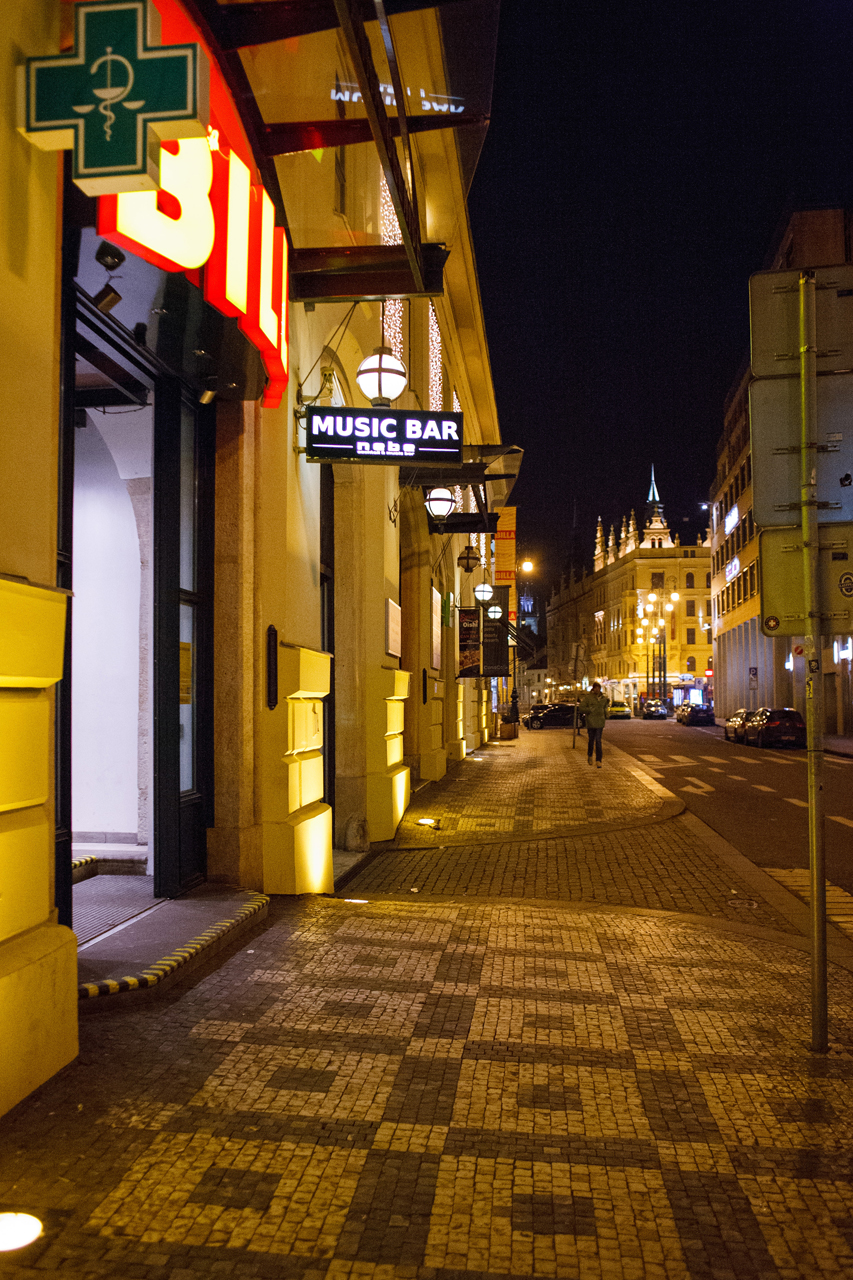 Nebe Music & Cocktail Bar foto 2