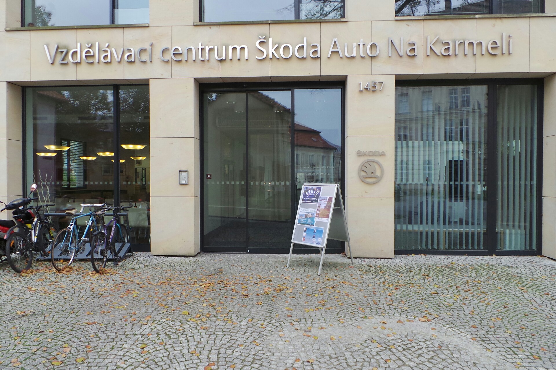 Knihovna Škoda Auto Vysoké školy foto 2