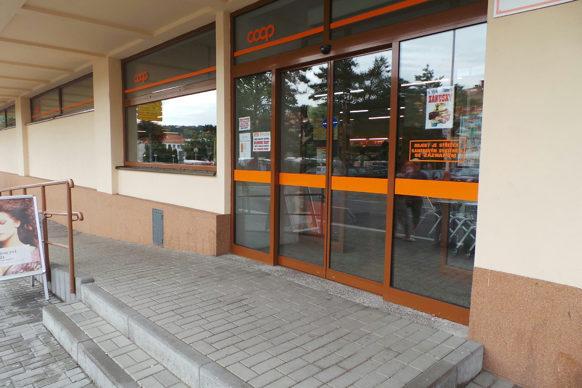 JEDNOTA, spotřební družstvo, Moravský Krumlov - COOP foto 1