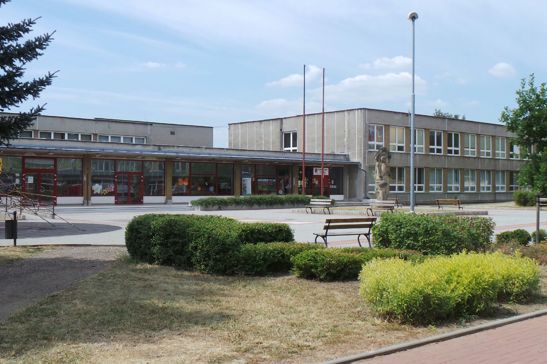 ZŠ Chomutov, Akademika Heyrovského