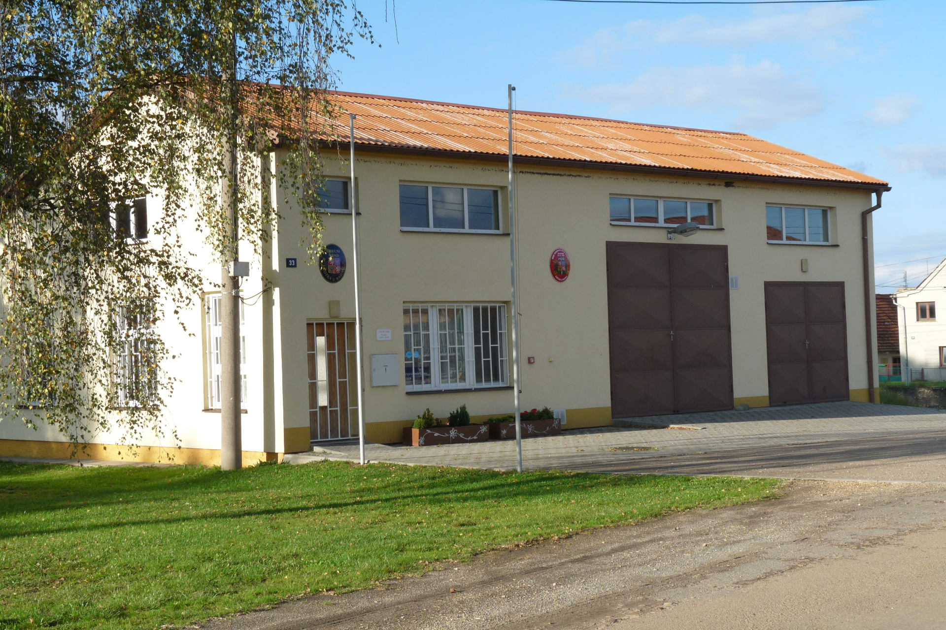 Lhotka u Radnic - obecní úřad