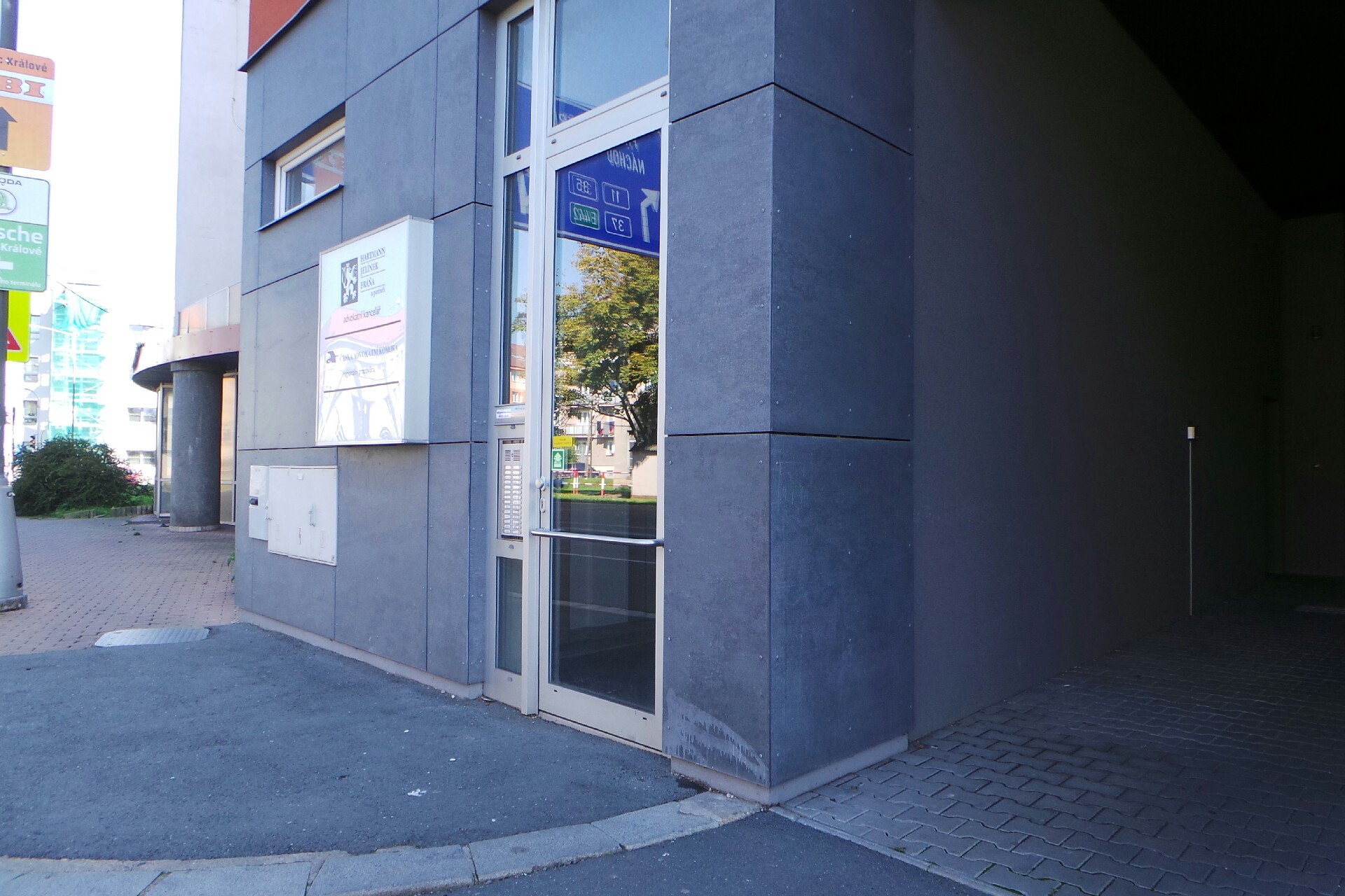 Mgr. Lukáš Komárek, advokát