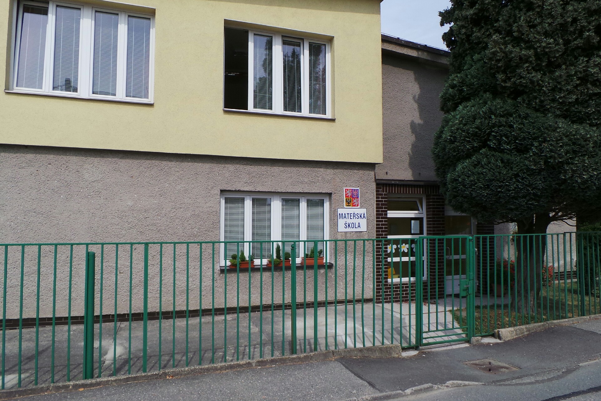 Mateřská škola U křížů