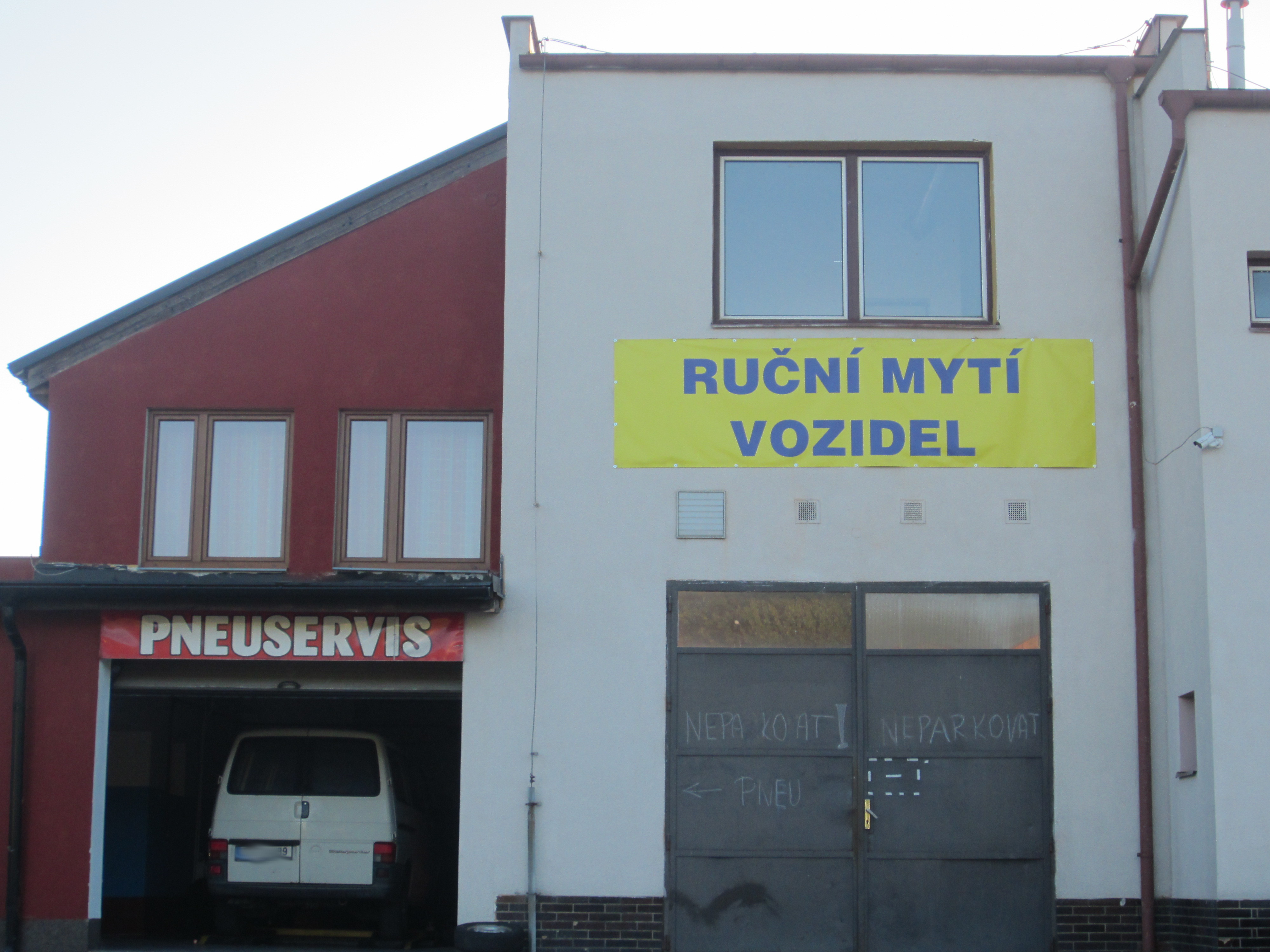 Čištění vozidel Pneuservis Ostrava s.r.o. foto 4