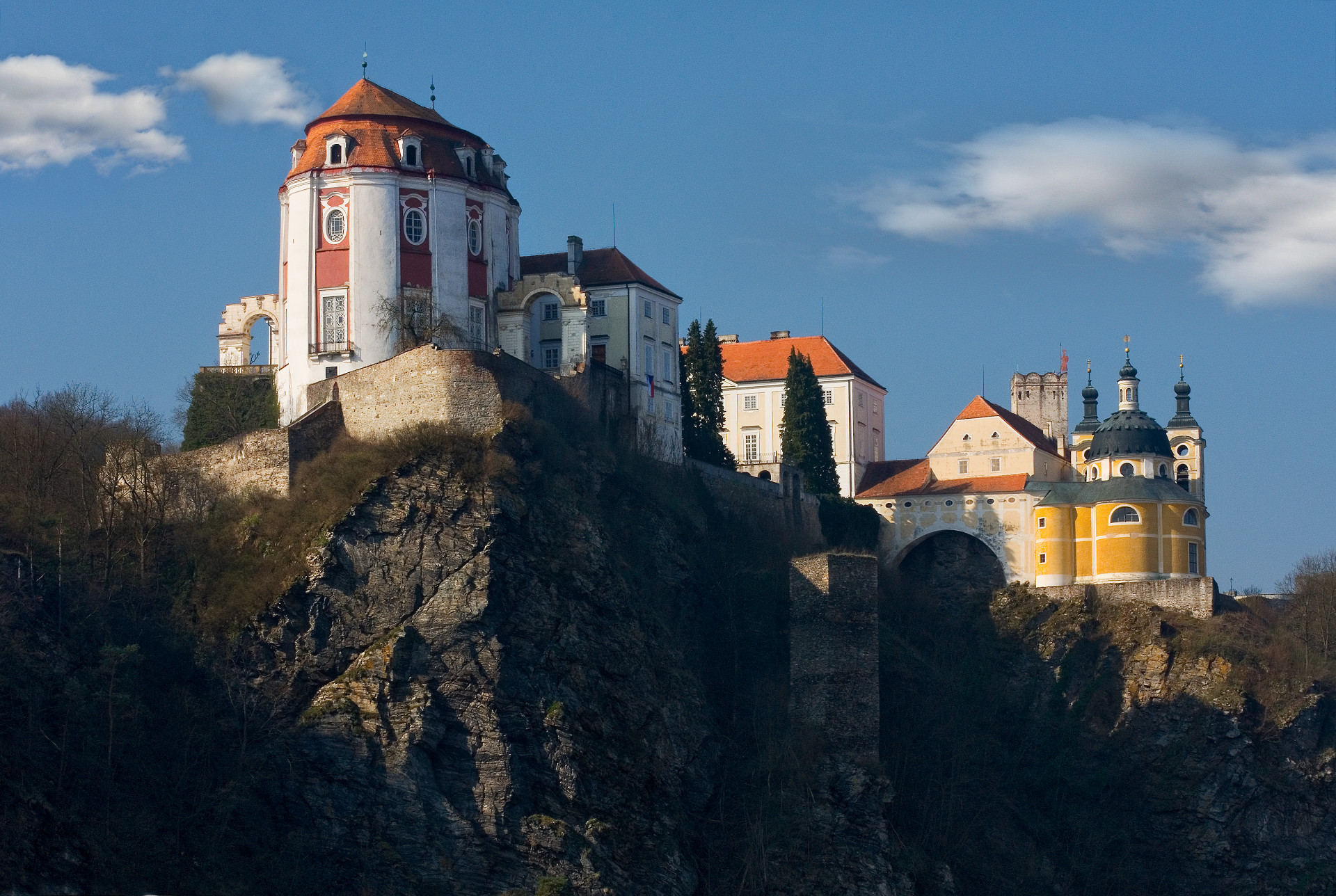 Státní zámek Vranov nad Dyjí foto 2